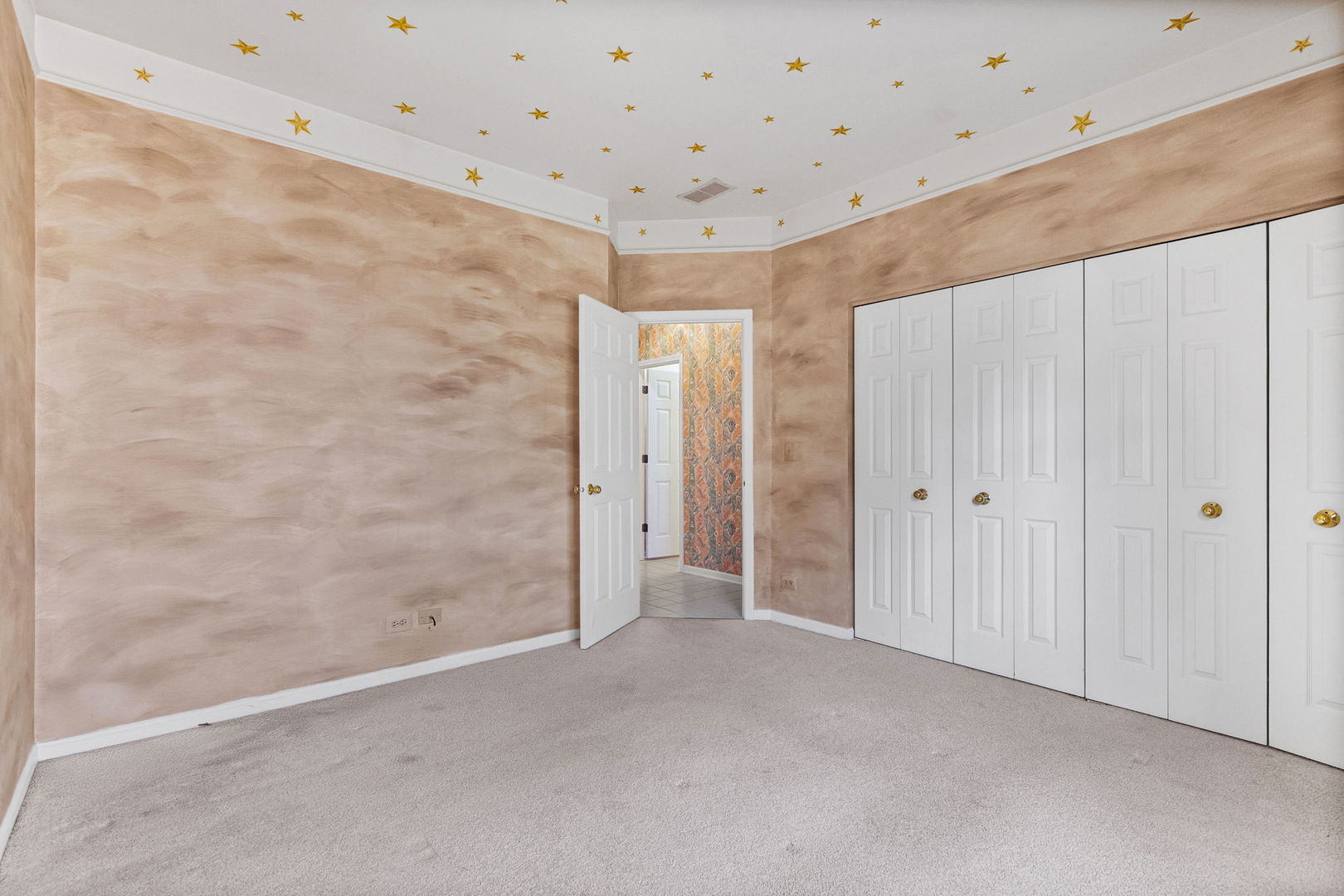 17527 W Stillwater Court