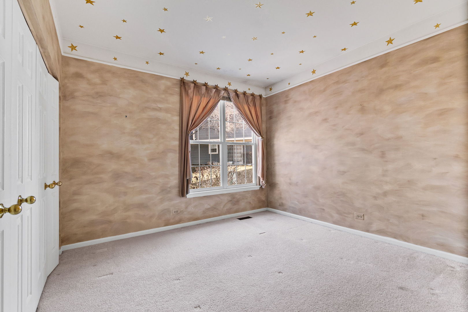 17527 W Stillwater Court