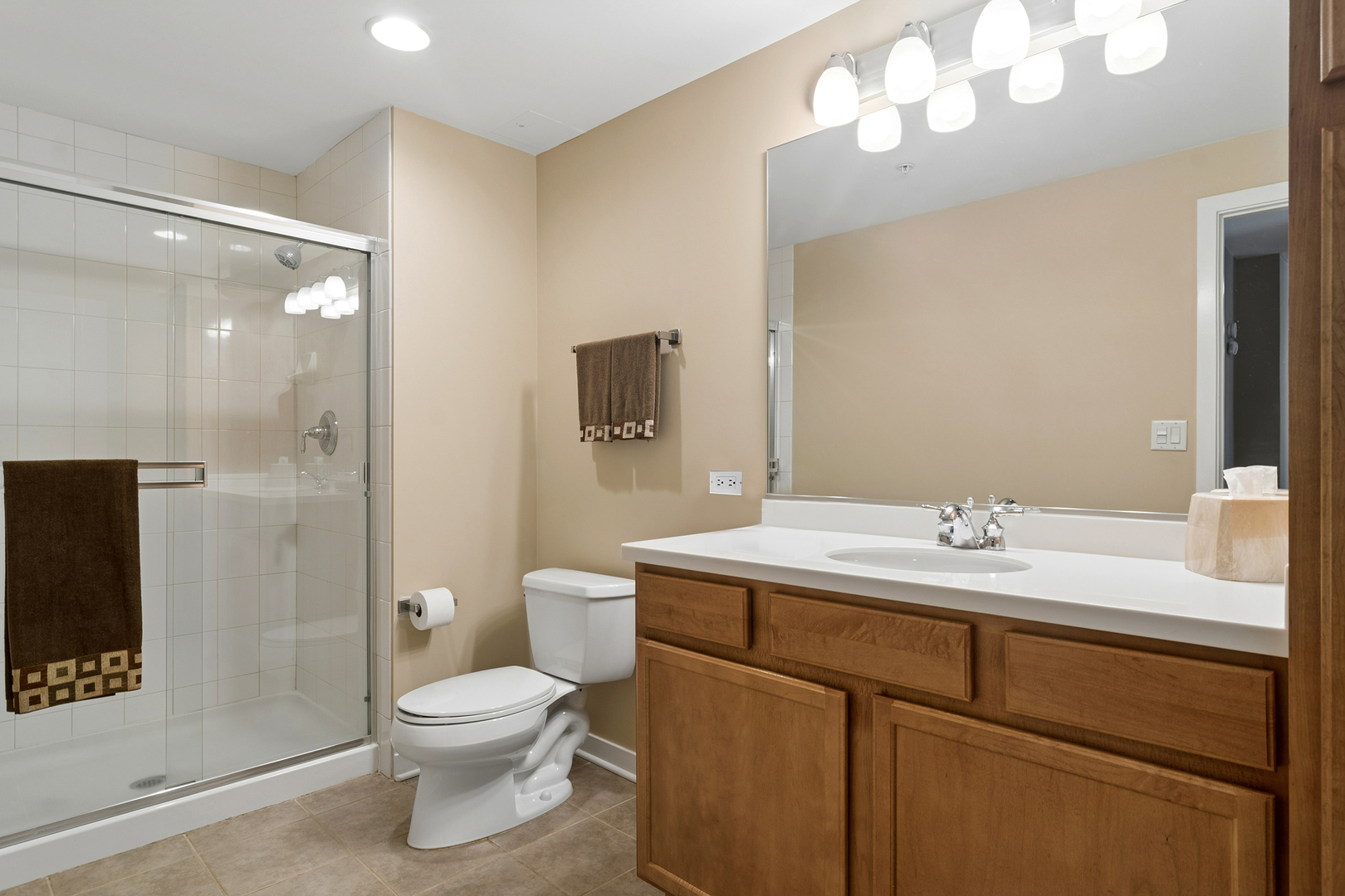 425 BENJAMIN Drive Unit: 202