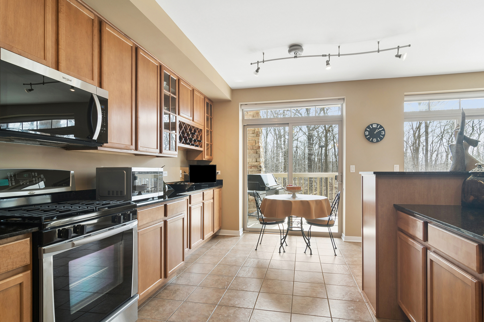 425 BENJAMIN Drive Unit: 202