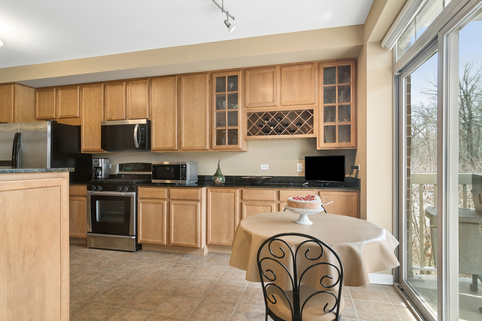 425 BENJAMIN Drive Unit: 202