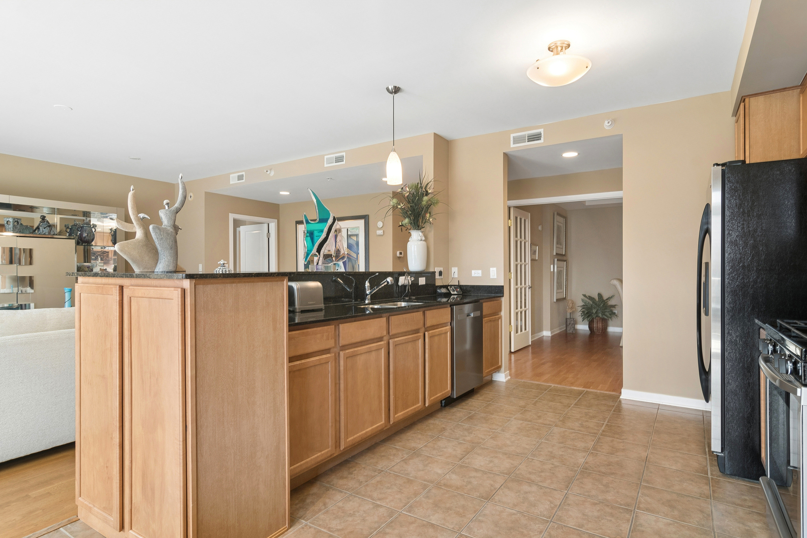 425 BENJAMIN Drive Unit: 202