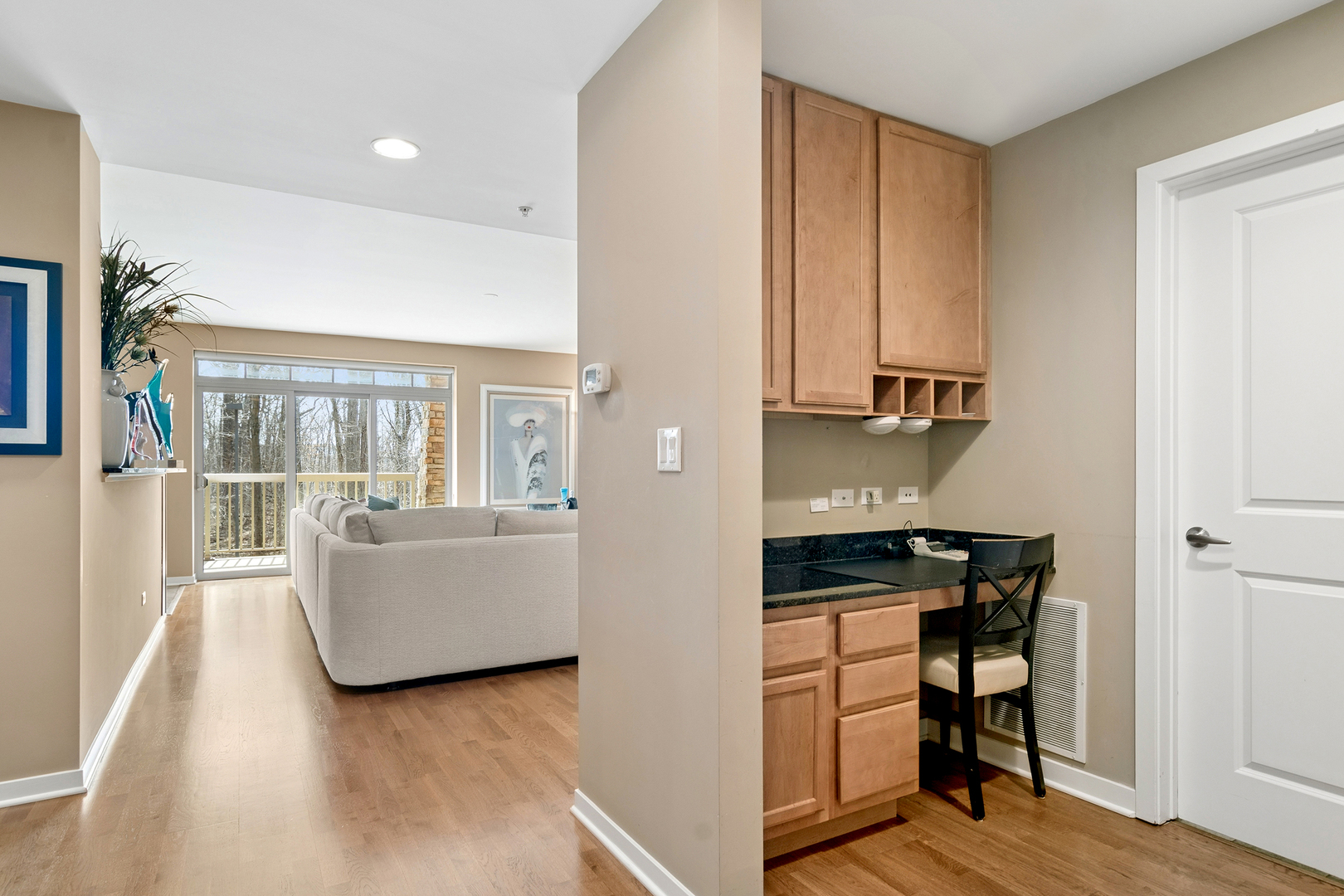 425 BENJAMIN Drive Unit: 202