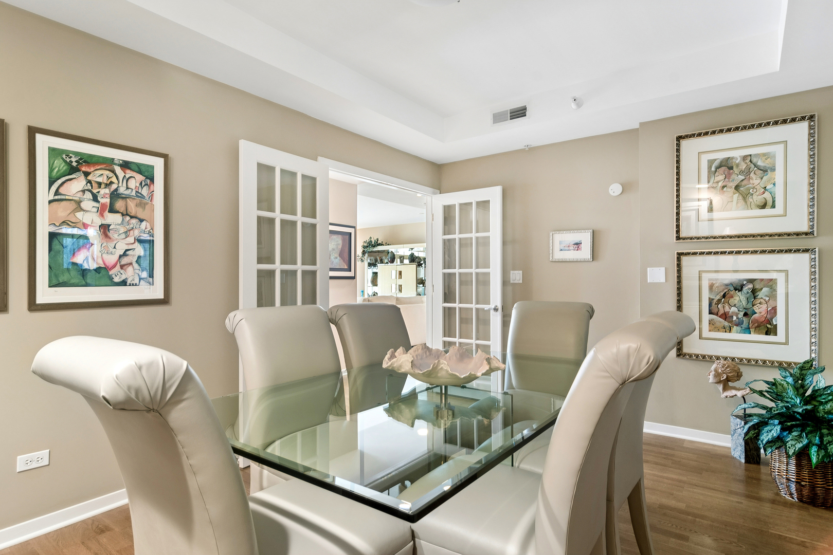 425 BENJAMIN Drive Unit: 202