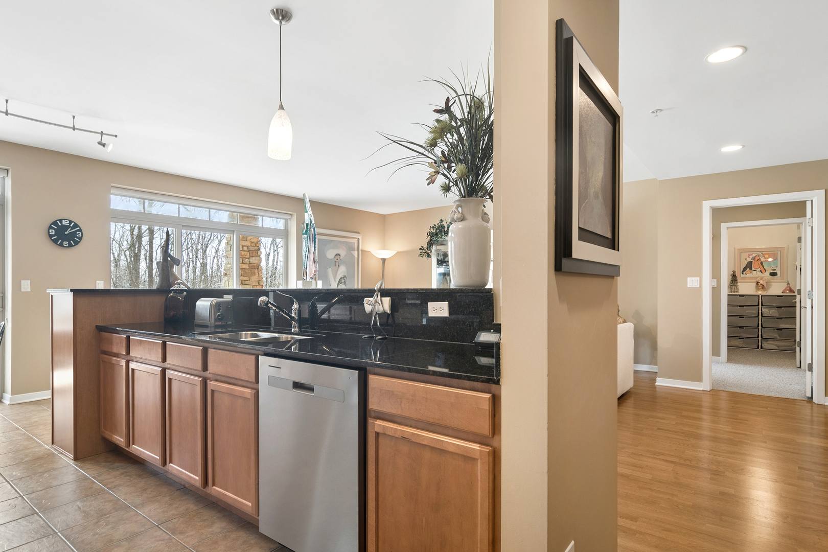 425 BENJAMIN Drive Unit: 202