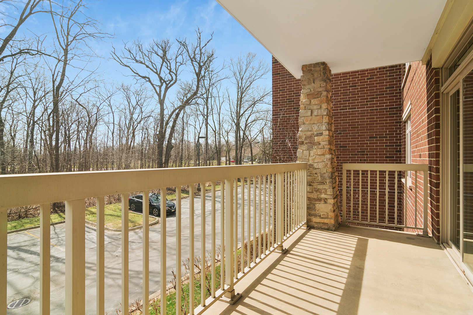 425 BENJAMIN Drive Unit: 202