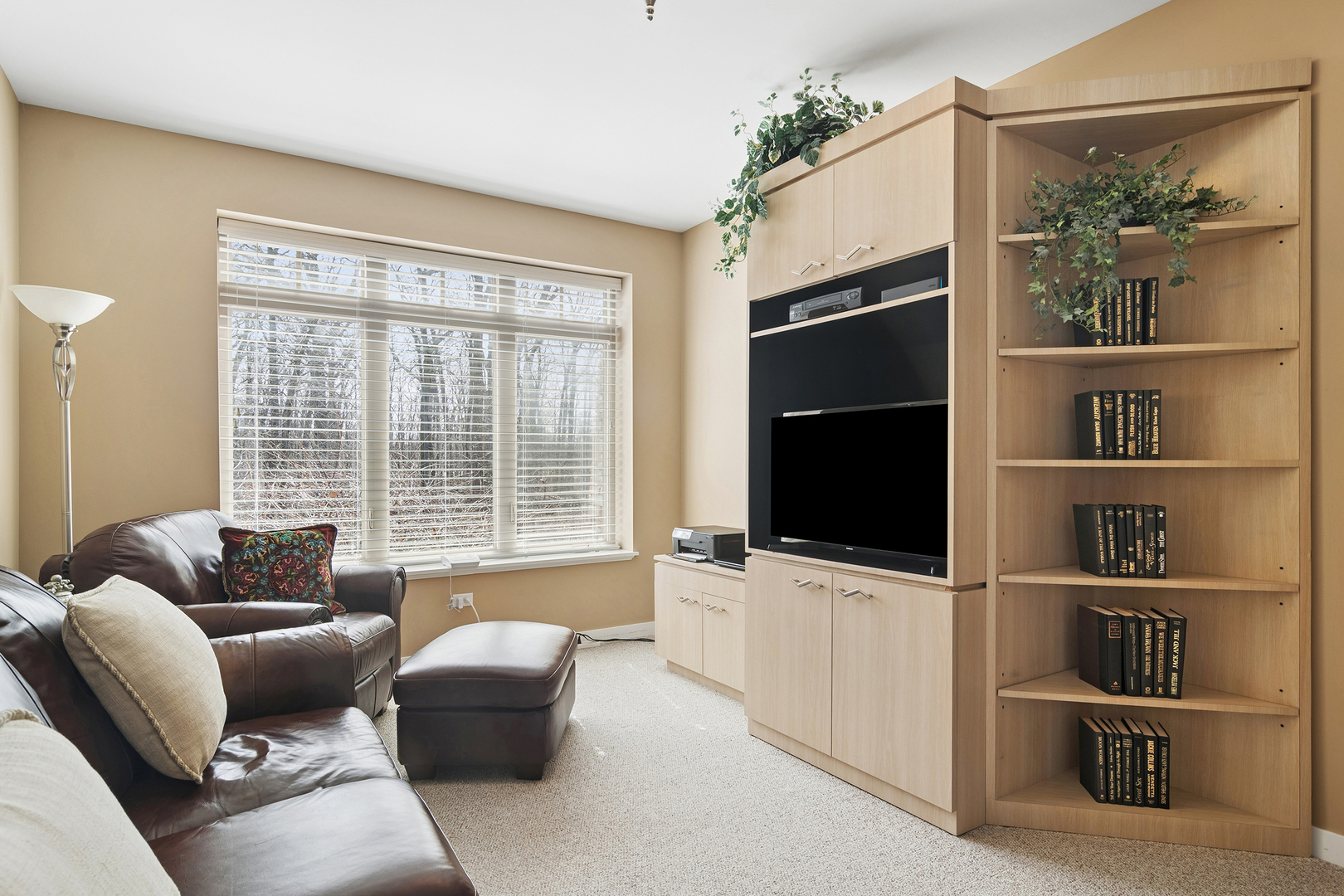 425 BENJAMIN Drive Unit: 202
