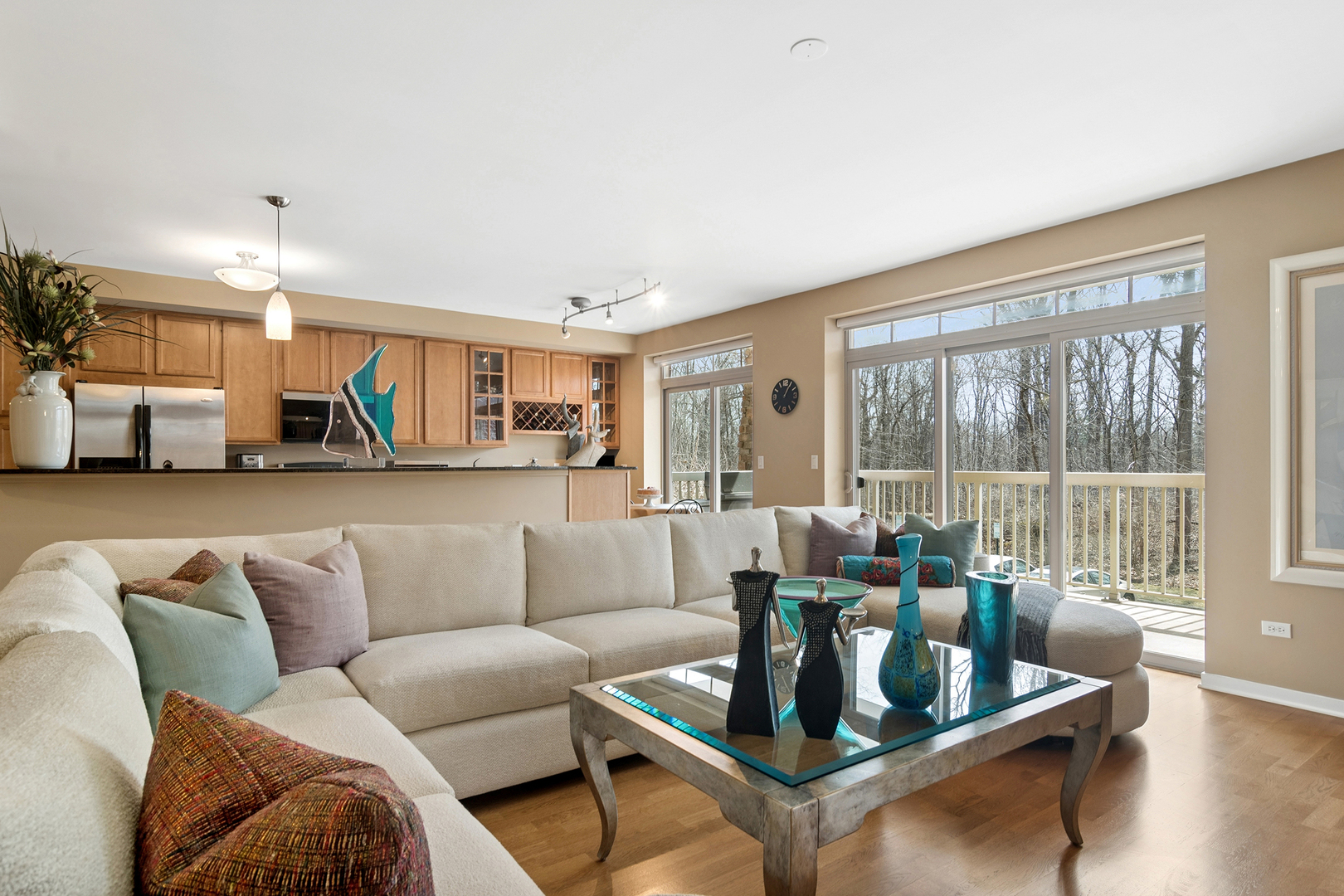 425 BENJAMIN Drive Unit: 202