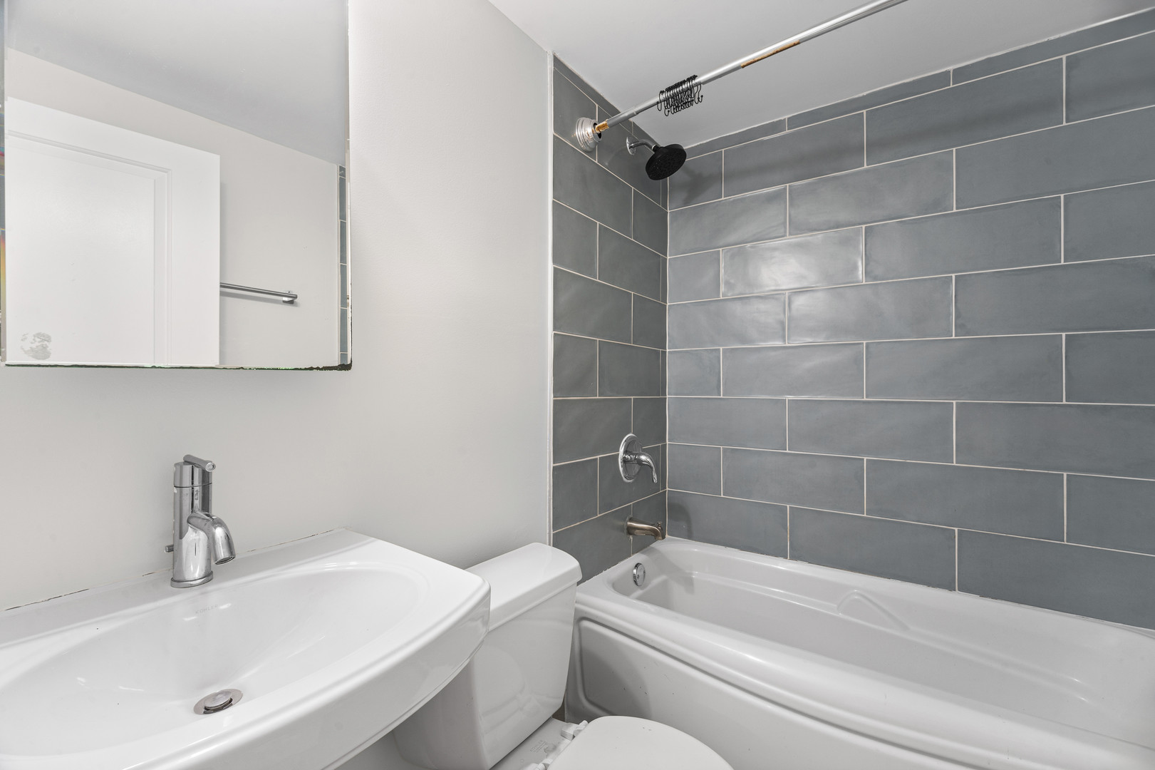 1918 W Cullom Avenue Unit: G