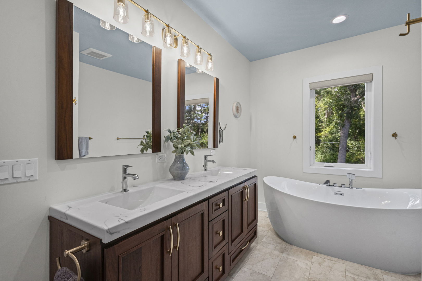 1760 Chris Court