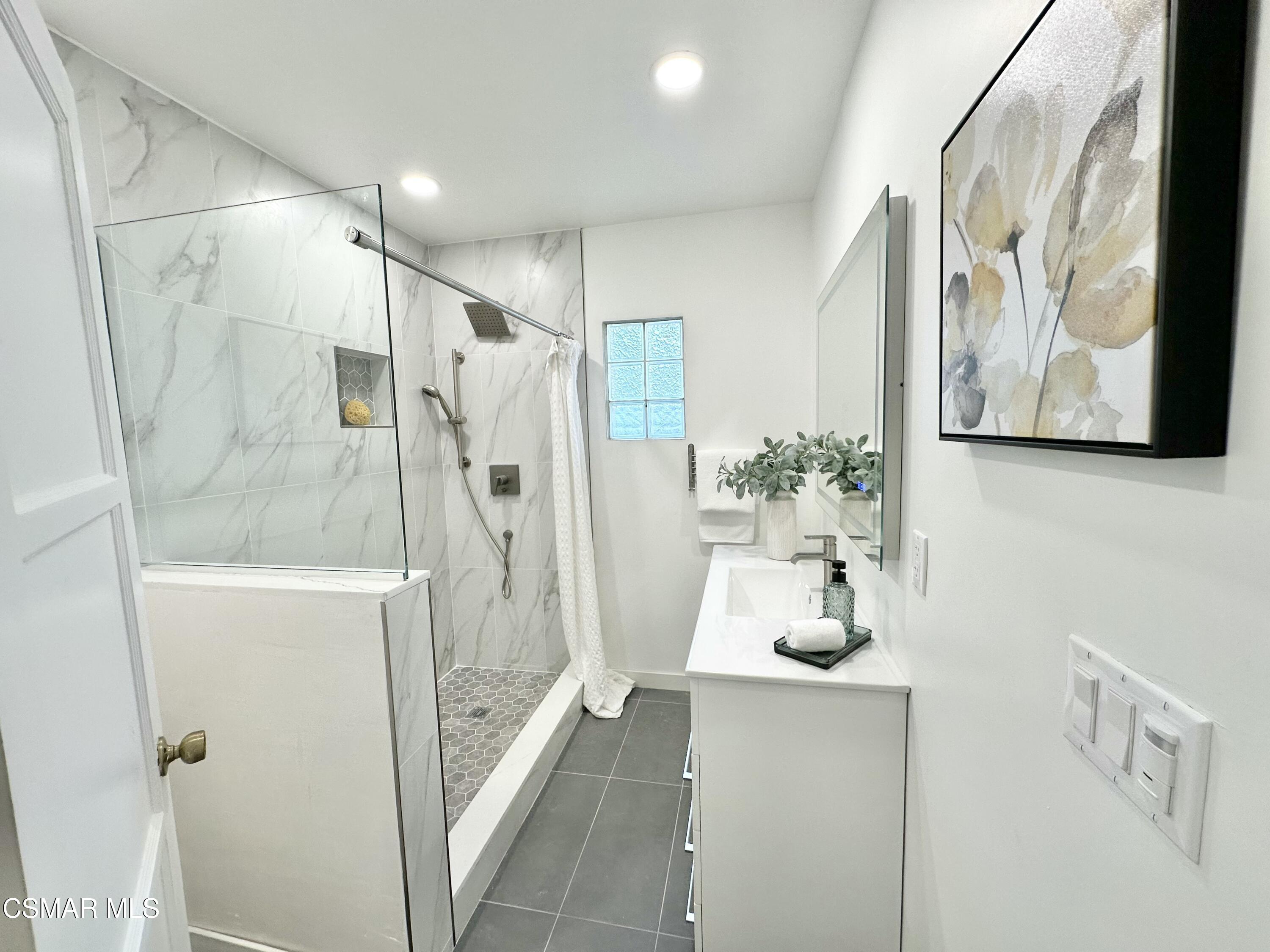 16412 Gilmore Street