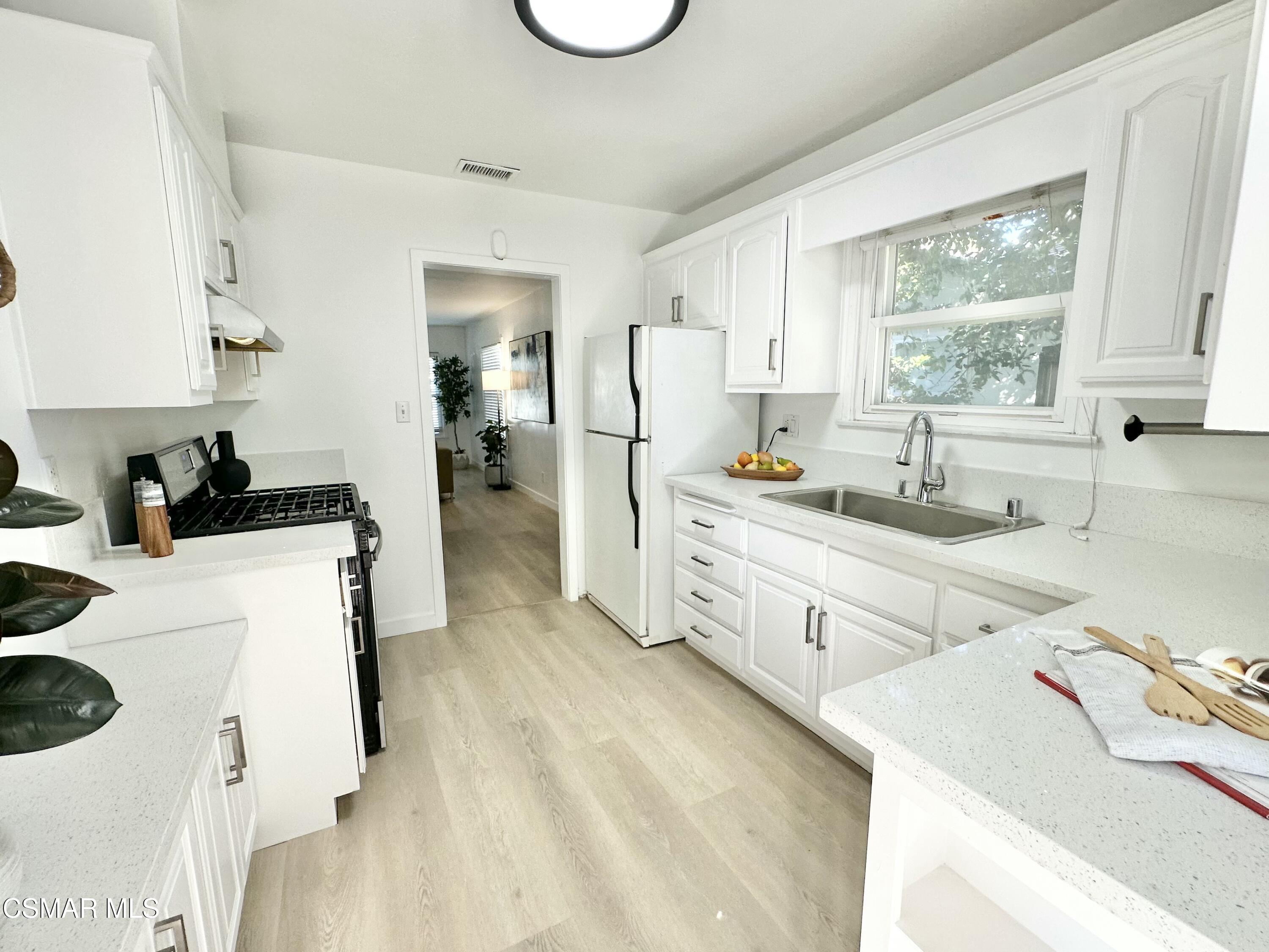 16412 Gilmore Street