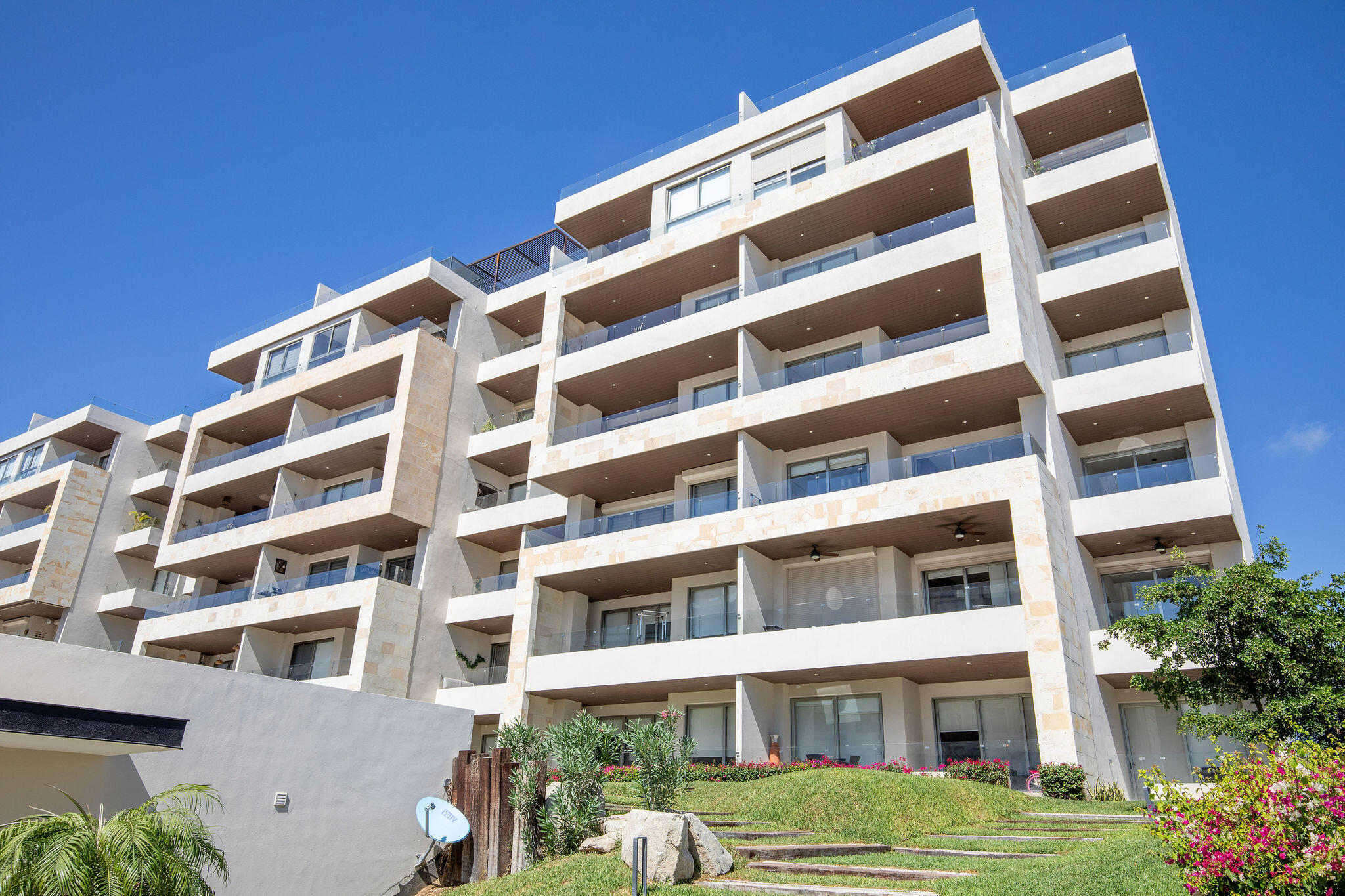1302A Vista Vela III, Vista Vela III