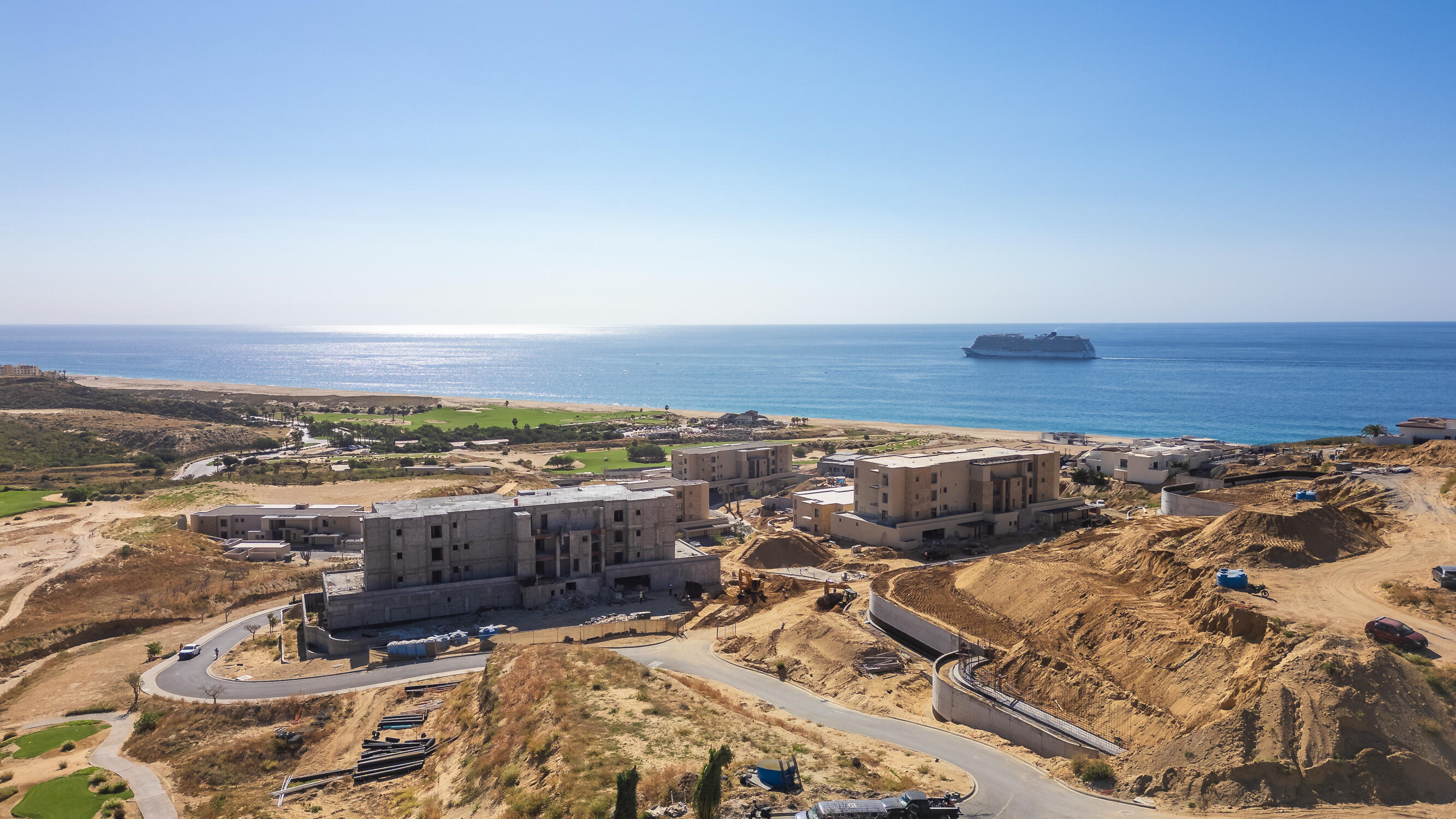 Luxury Ocean & Golf Condo