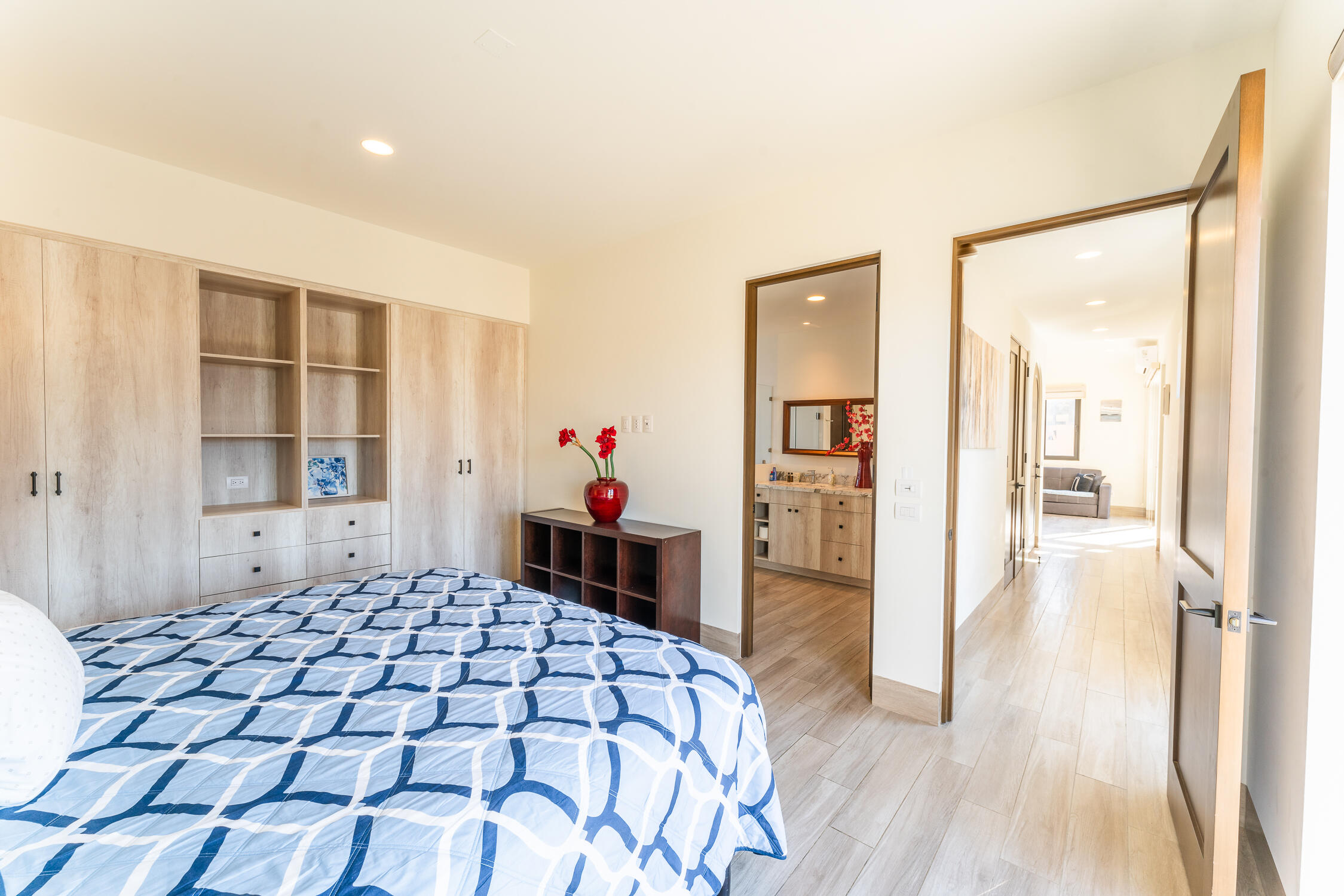 FINANCING 1 BD PENTHOUSE