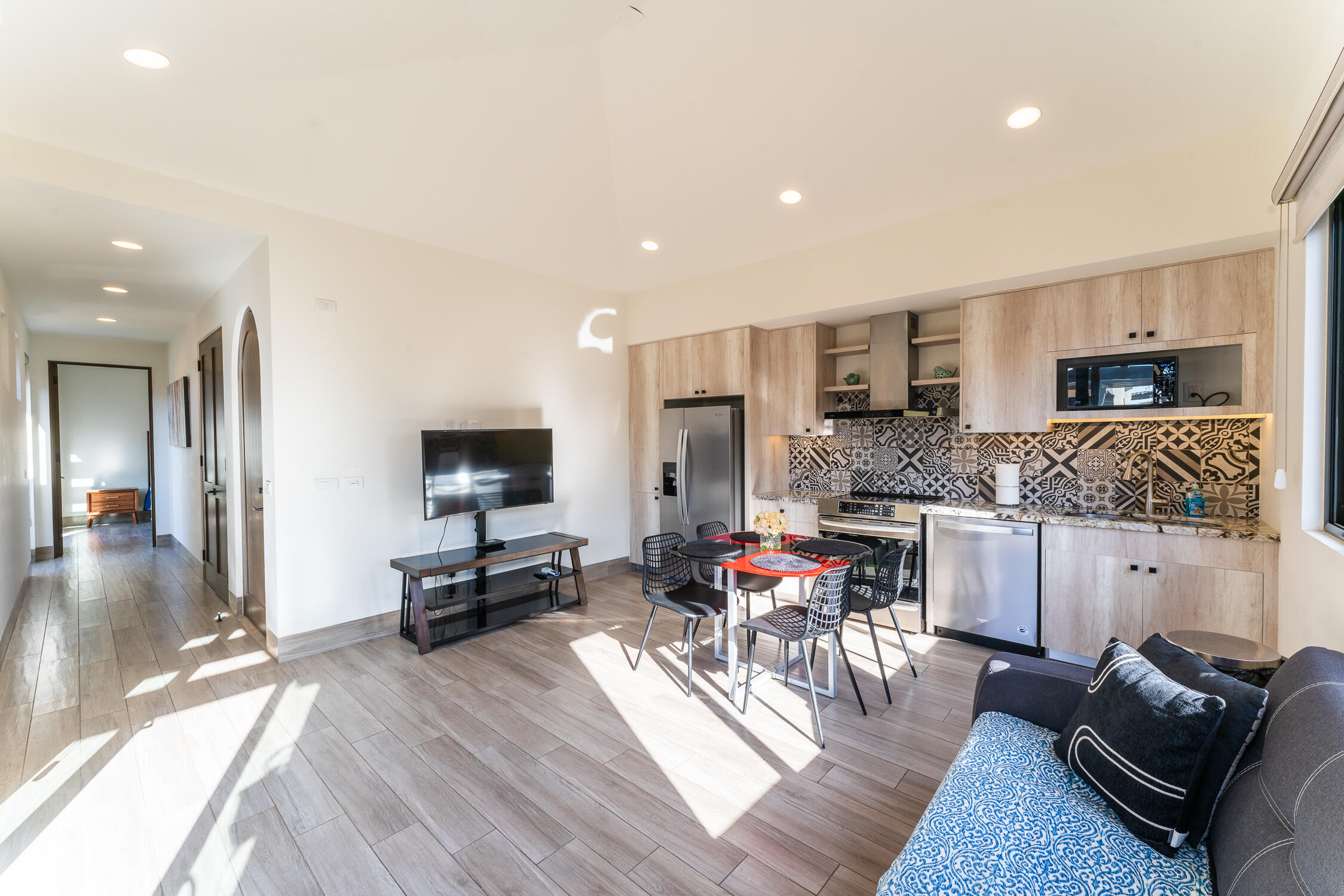 FINANCING 1 BD PENTHOUSE
