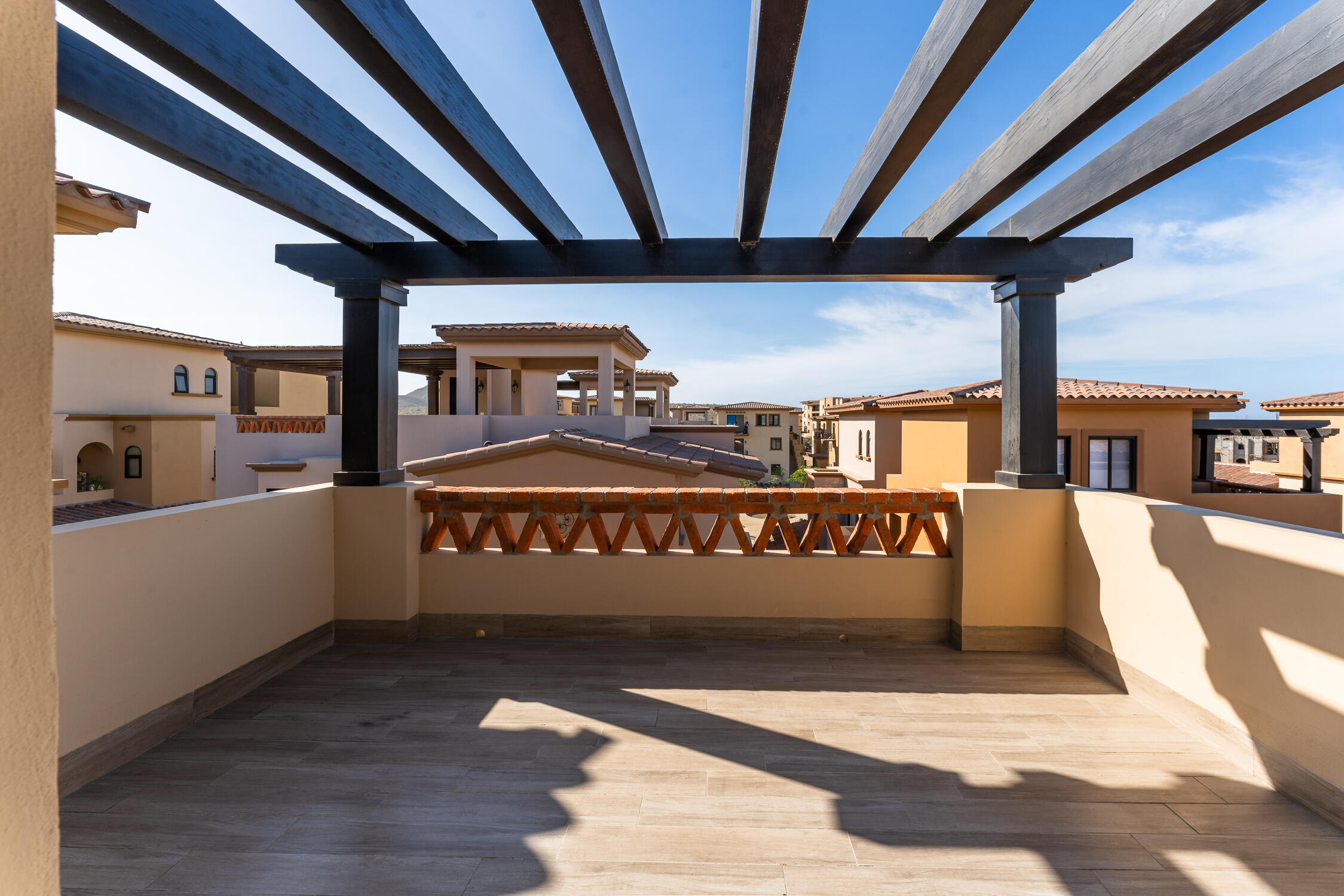 FINANCING 1 BD PENTHOUSE