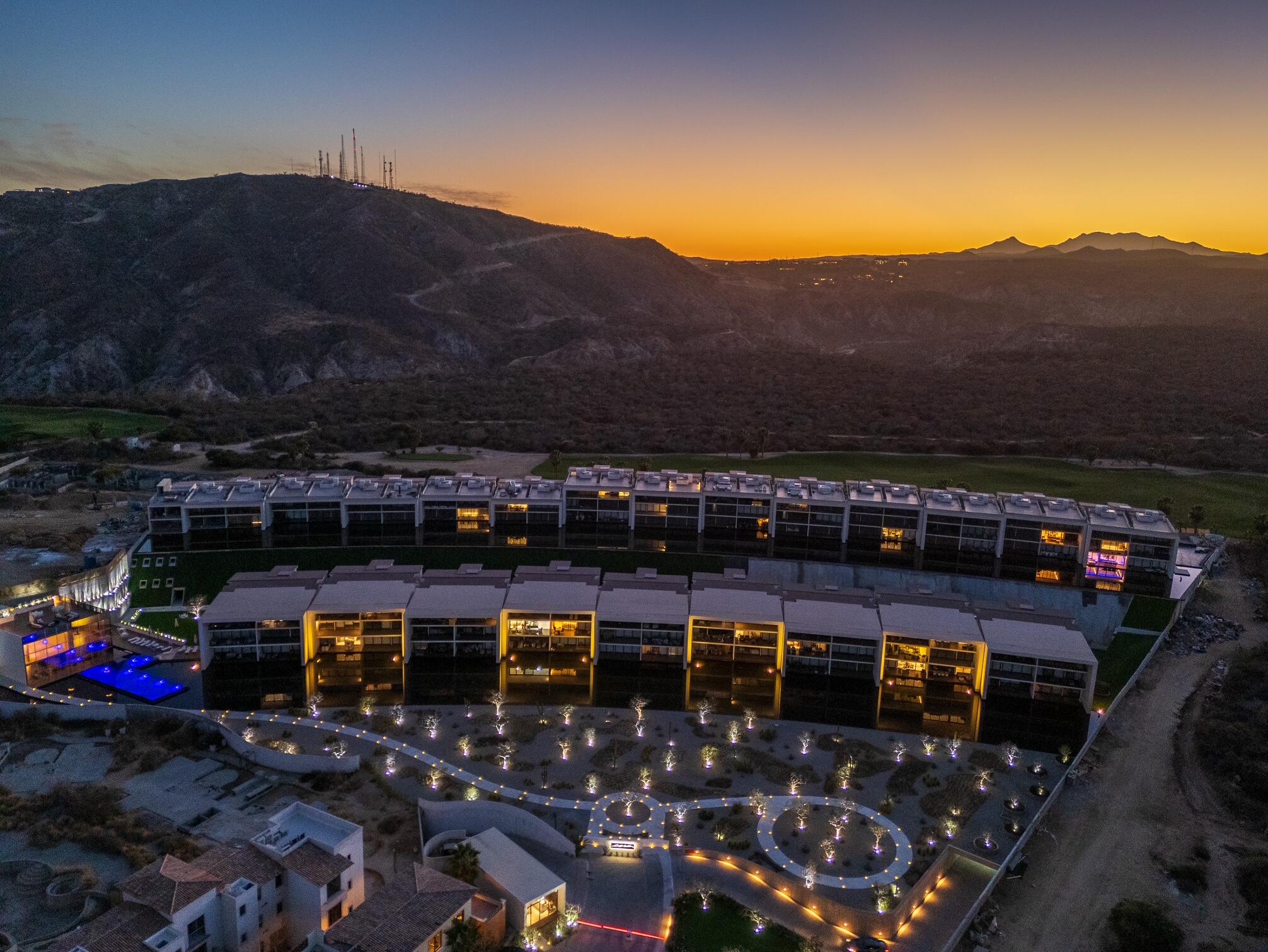 Cora, Sunrise