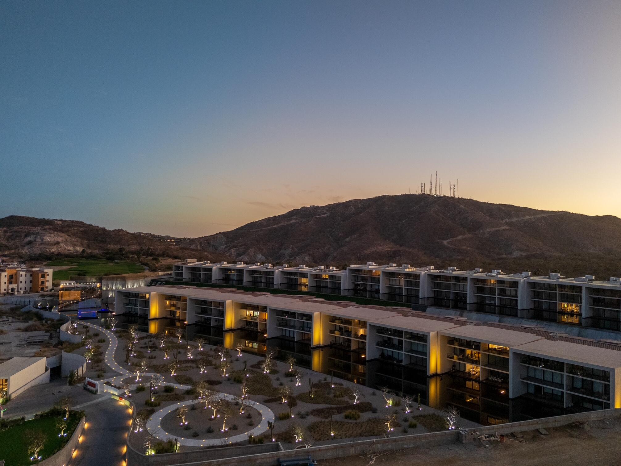 Cora, Sunrise