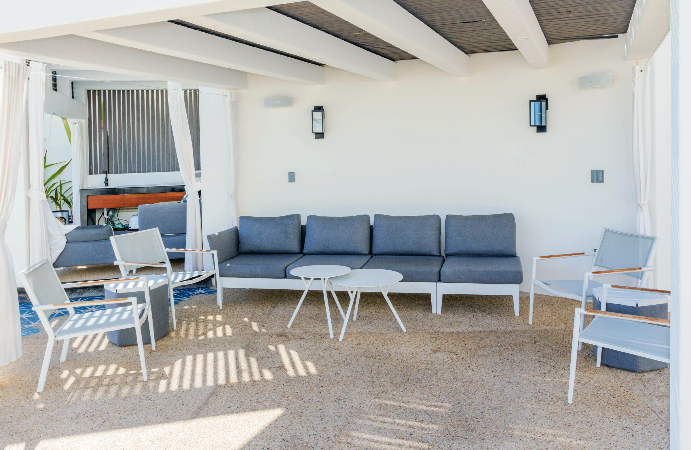 Condo, El Encanto