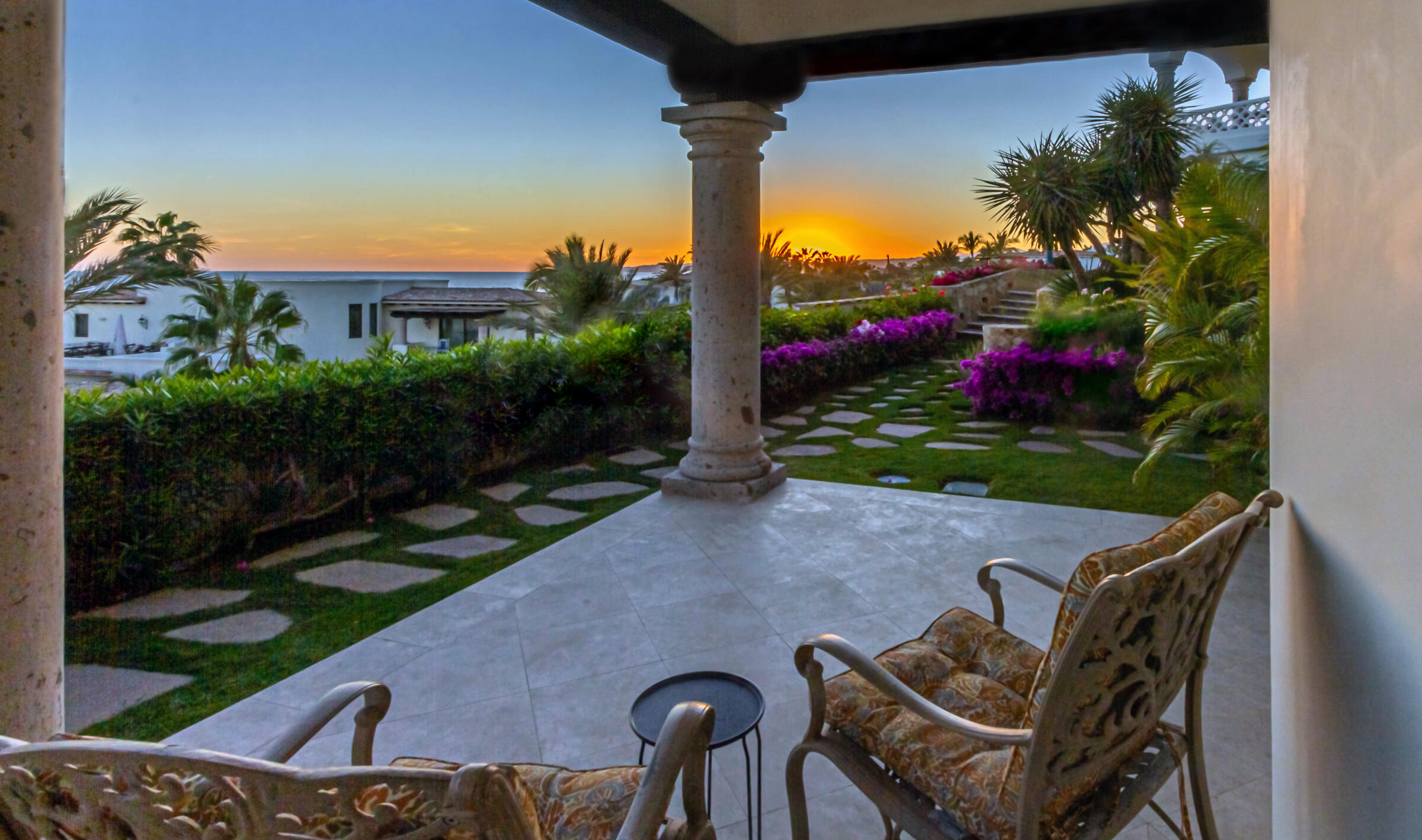 Condo, El Encanto