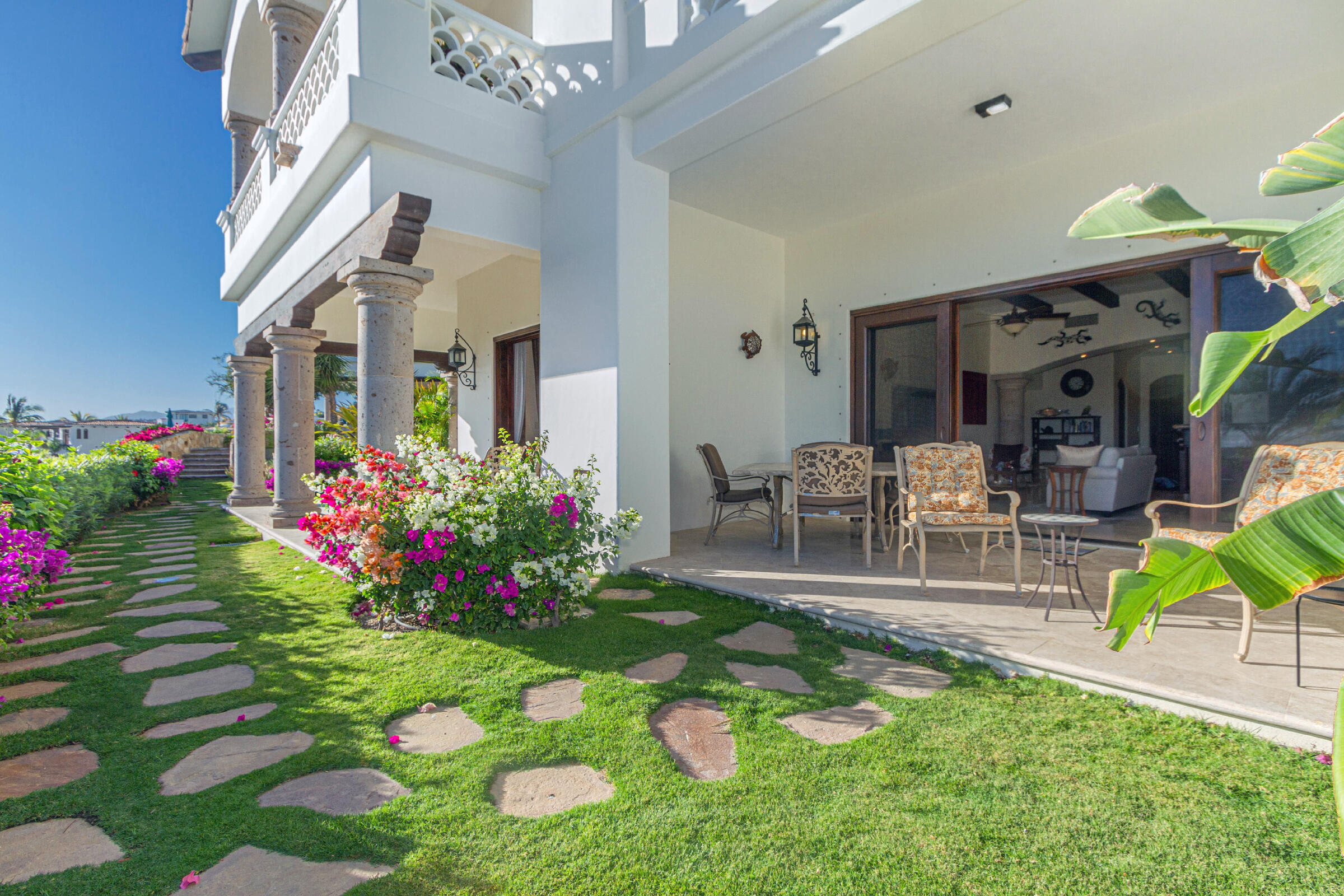 Condo, El Encanto