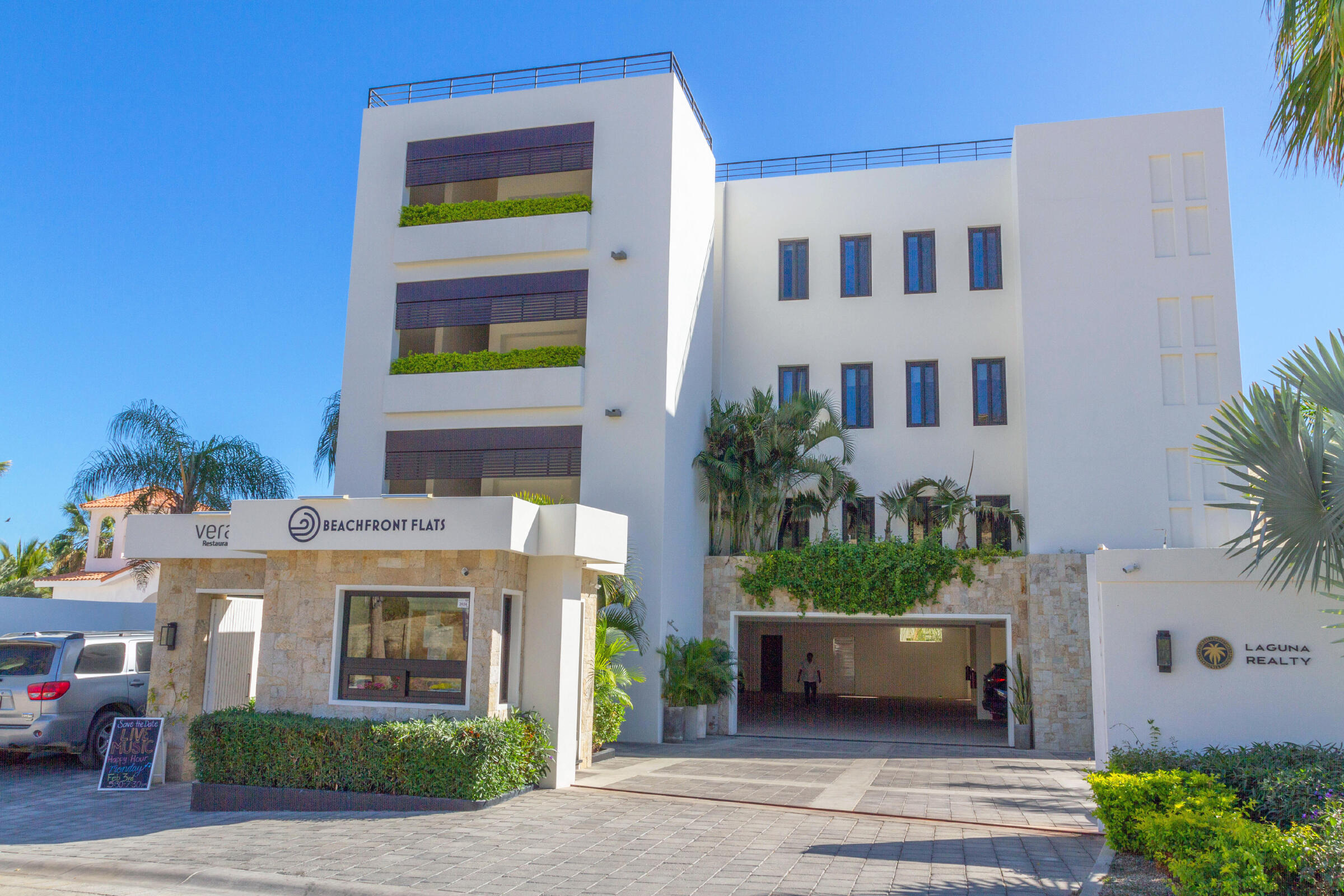 Condo, El Encanto