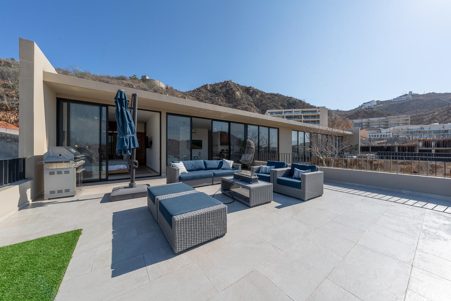 PH w. Big Terrace & Ocean View