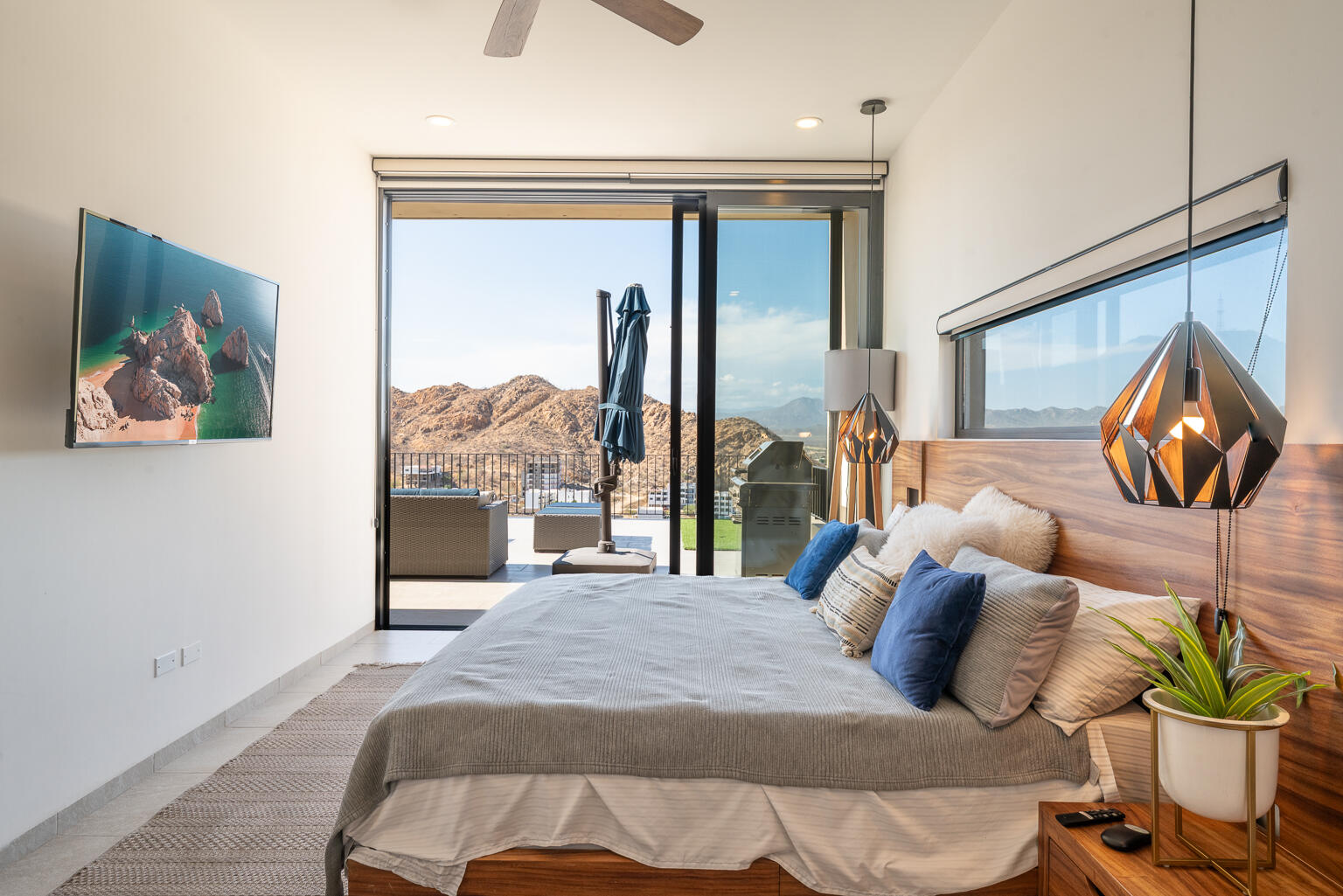 PH w. Big Terrace & Ocean View