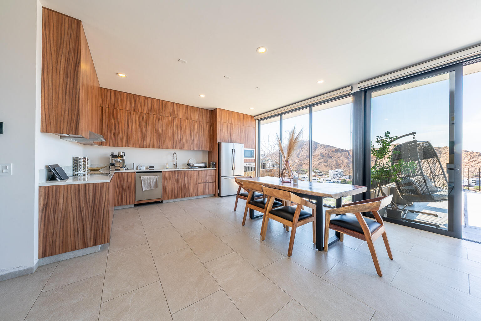 PH w. Big Terrace & Ocean View