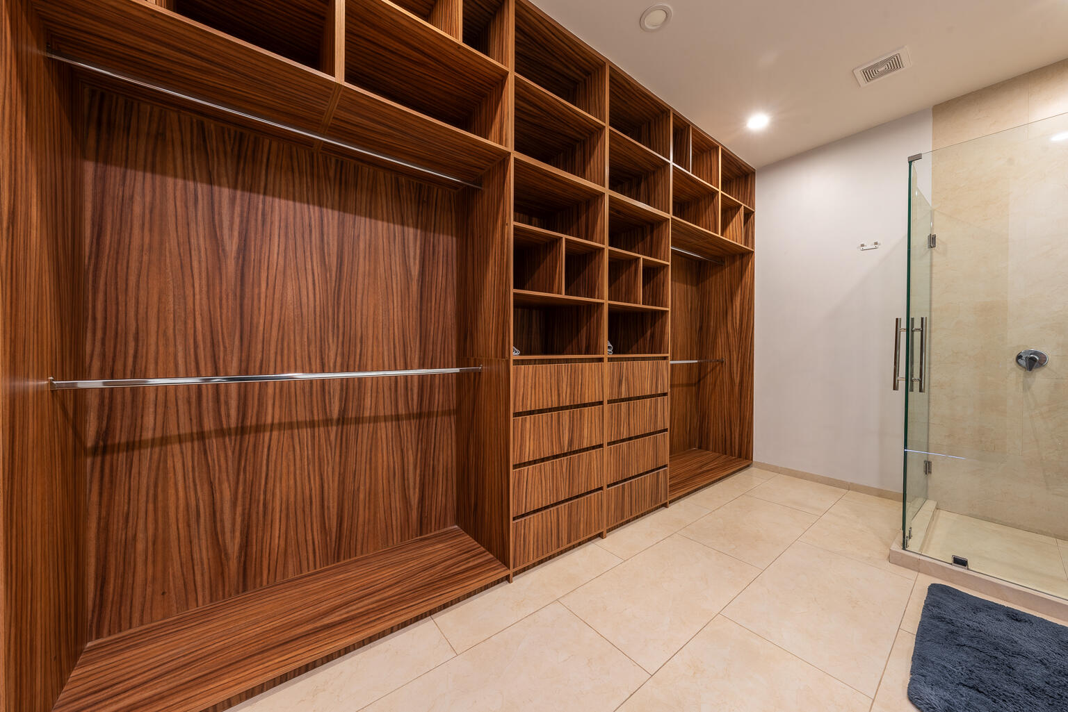 Camino Bonito Ote, 202 Pedregal One Turnkey