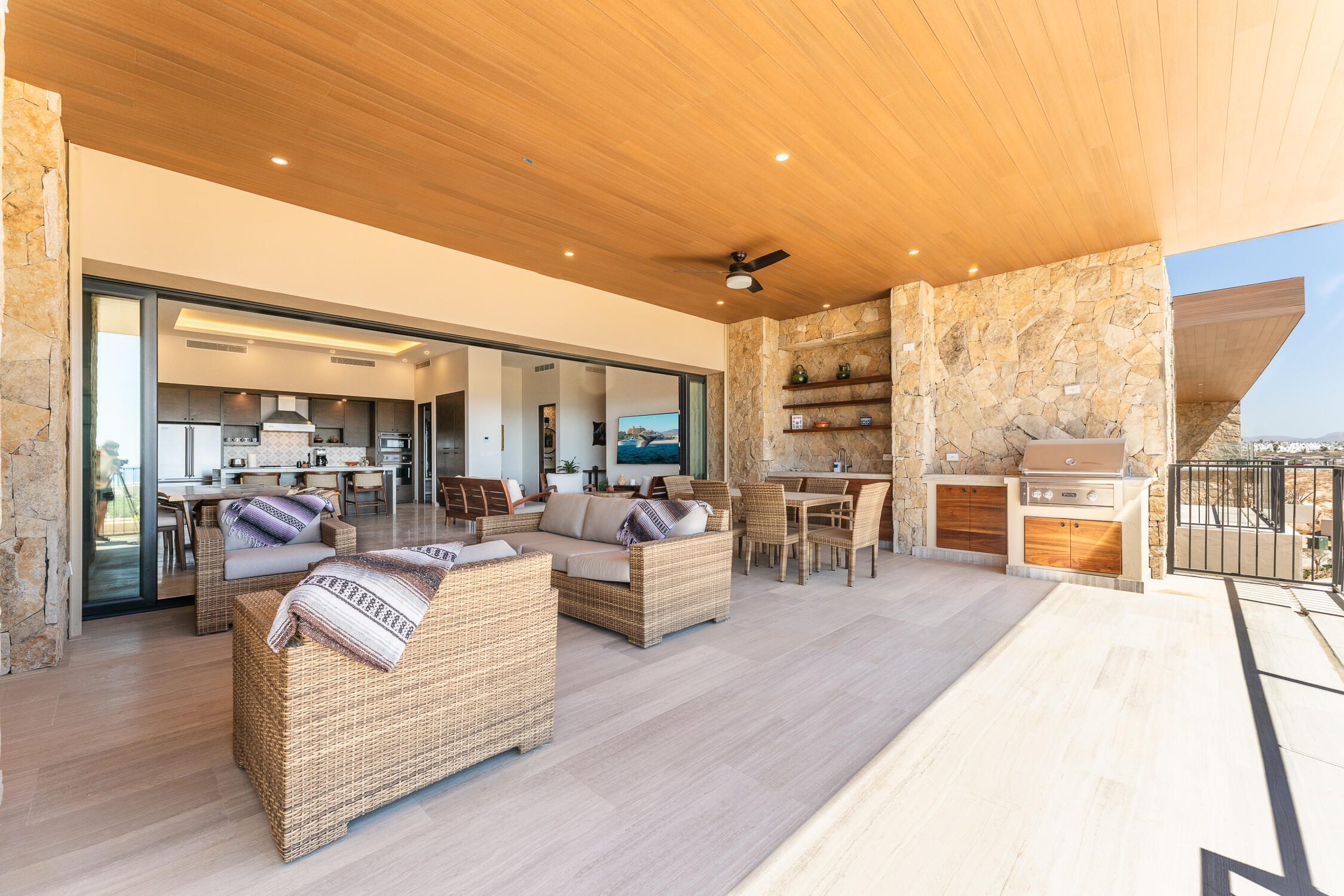 Alvar Luxury 3 BED Ocean View