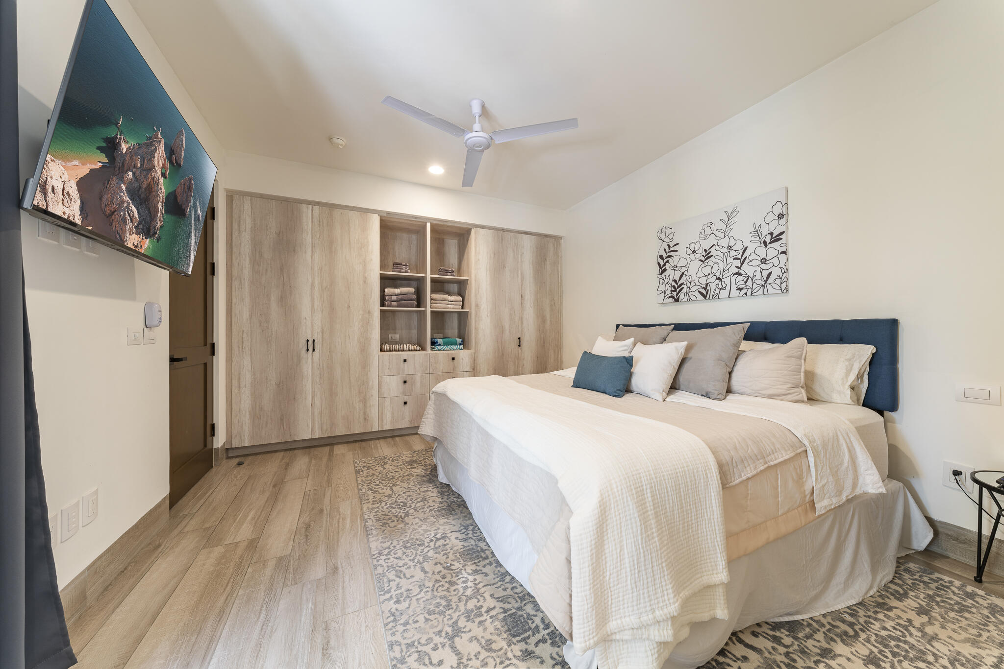 Pool View 2 BD Mavila Pueblito