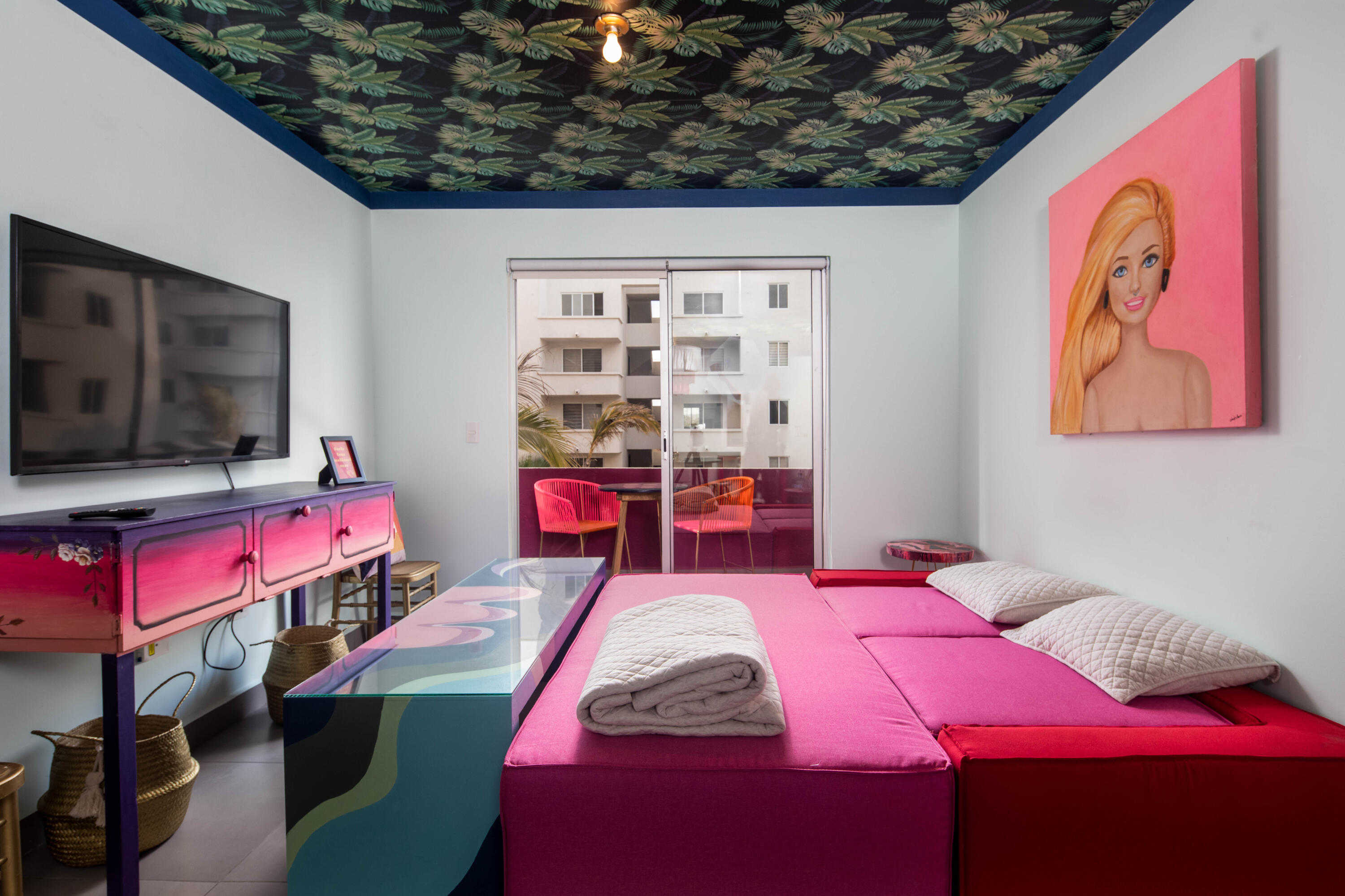 Vento Coromuel, The Barbie Condo