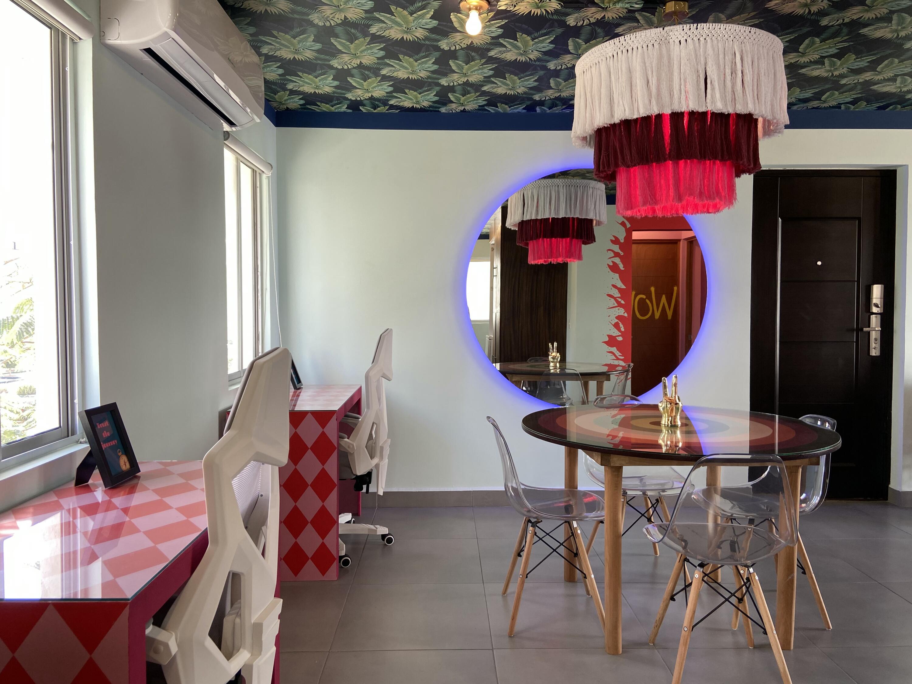 Vento Coromuel, The Barbie Condo