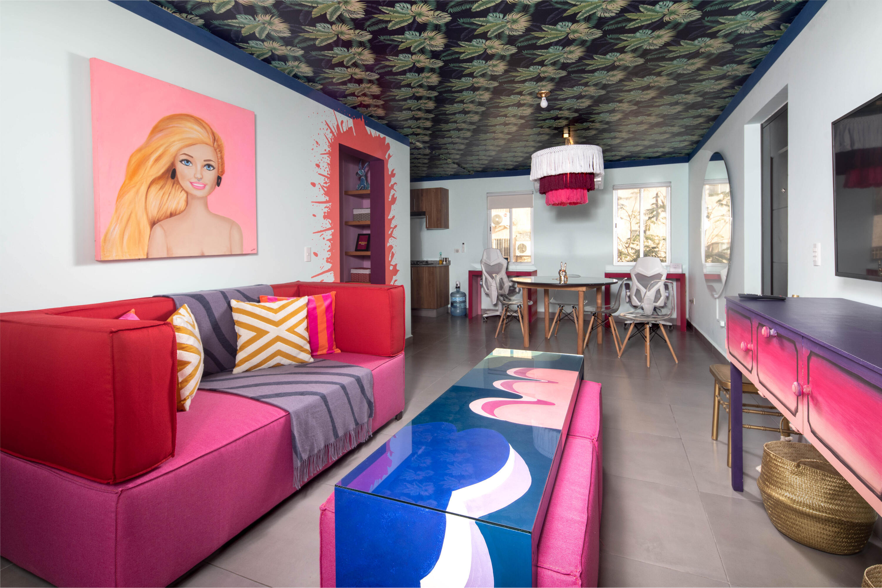 Vento Coromuel, The Barbie Condo