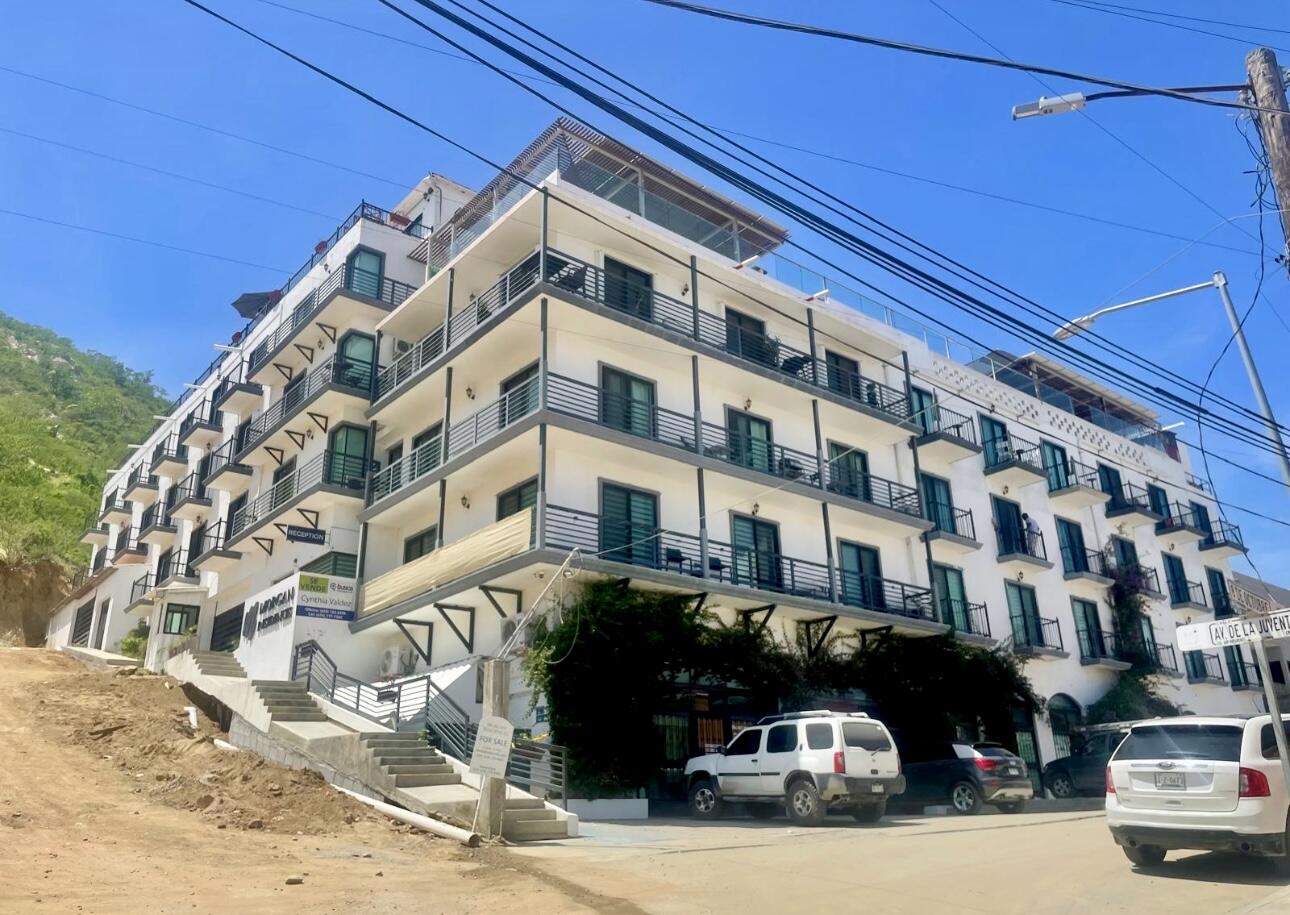 1921 C. 8 de Octubre, Loft 105 Morgan Residences
