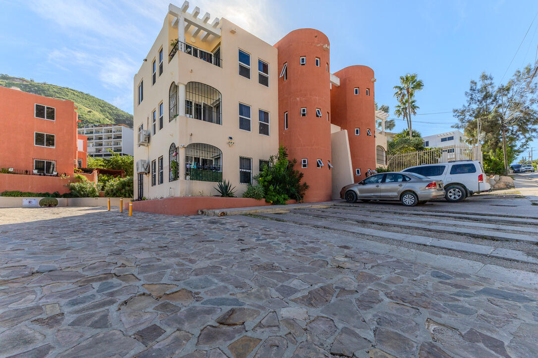 Miguel Angel Herrera, Downtown Cabo Living