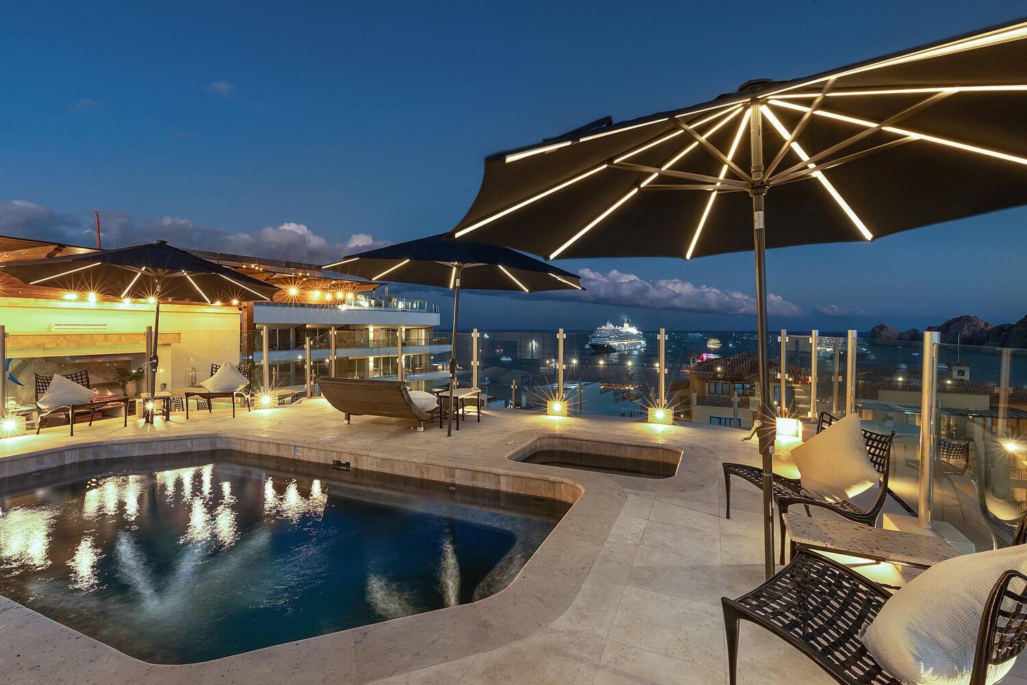 Private Rooftop Pool w/Terrace, Penthouse One Medano