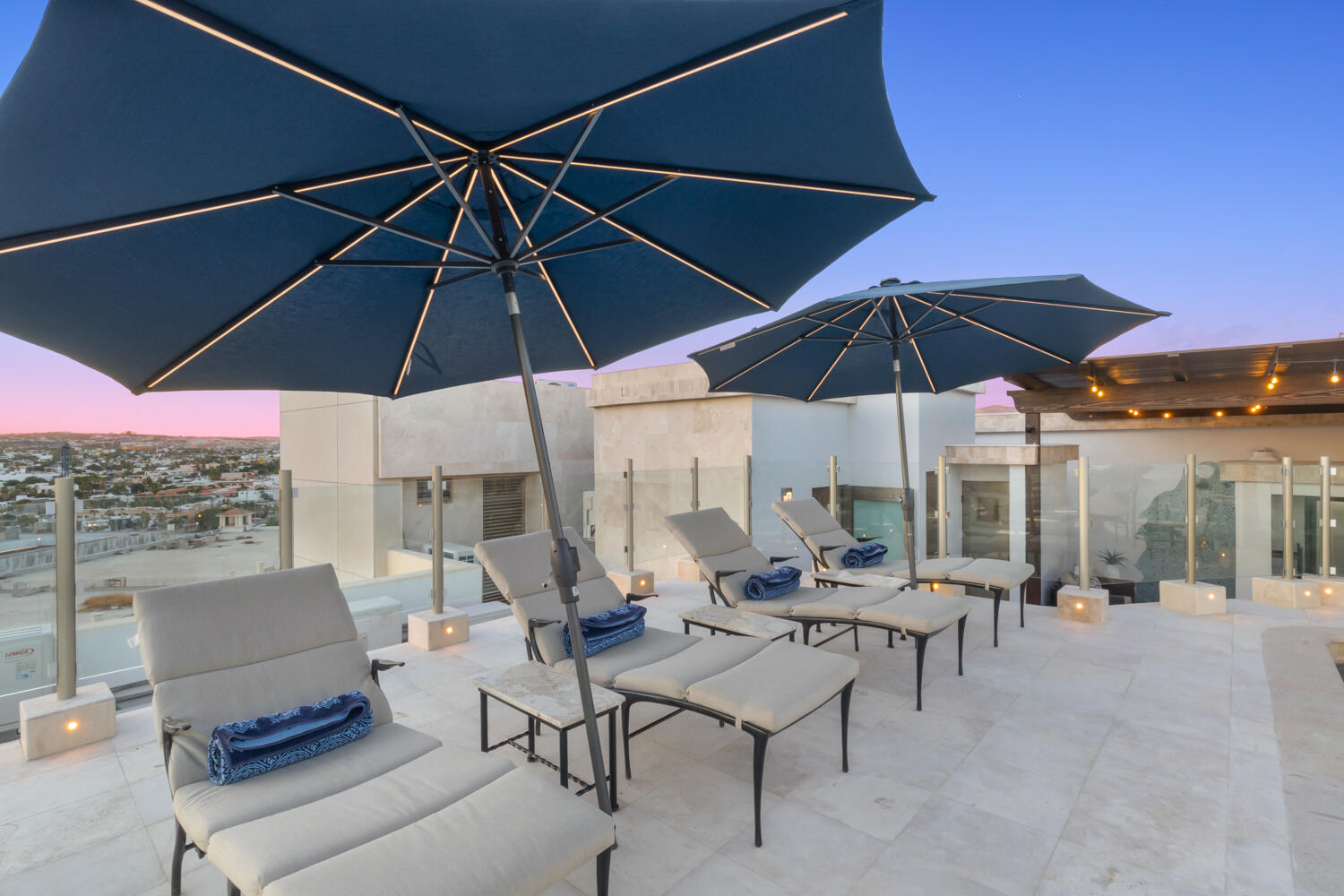 Private Rooftop Pool w/Terrace, Penthouse One Medano