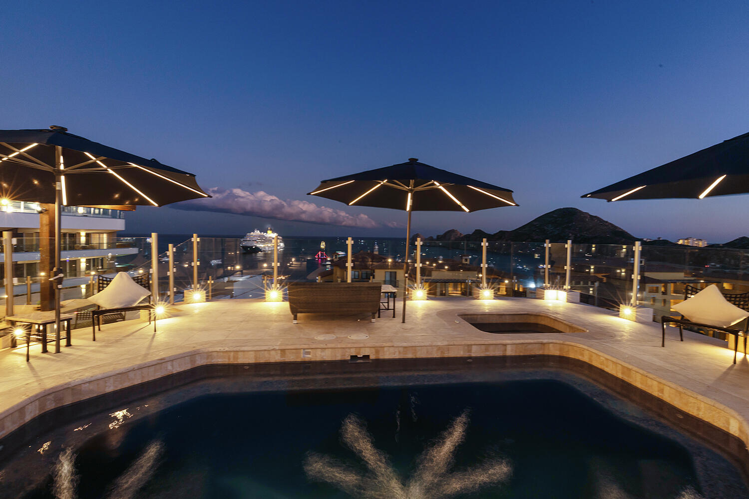 Private Rooftop Pool w/Terrace, Penthouse One Medano