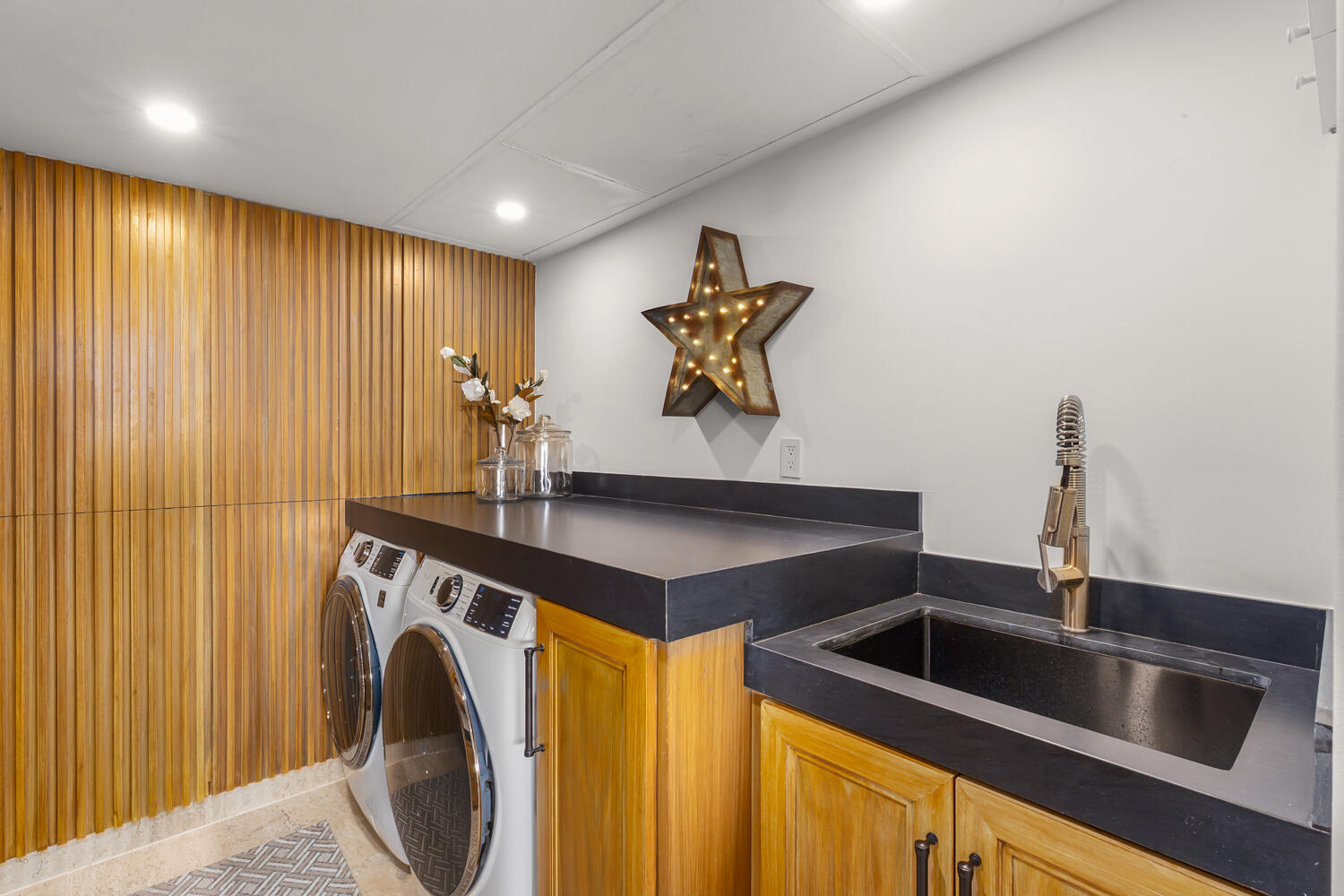 Private Rooftop Pool w/Terrace, Penthouse One Medano