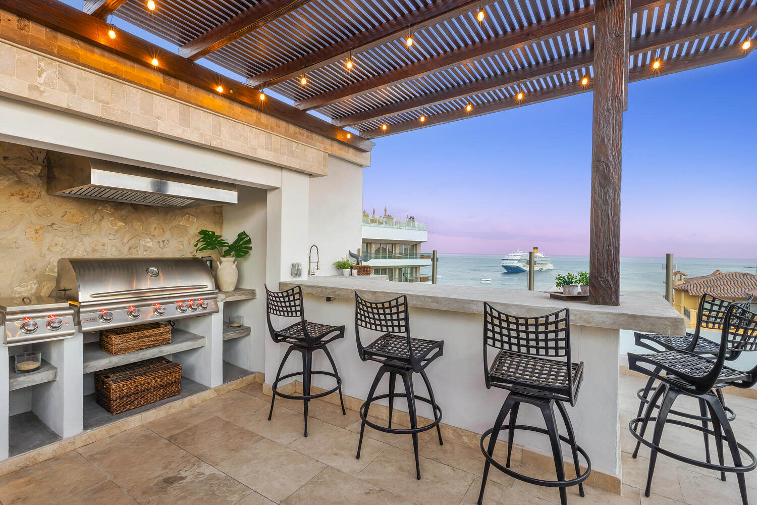 Private Rooftop Pool w/Terrace, Penthouse One Medano