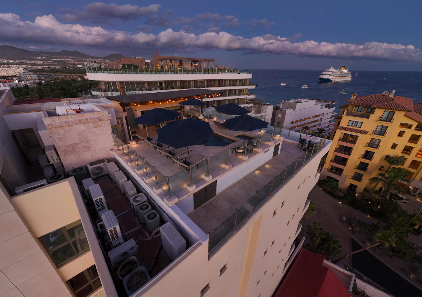 Private Rooftop Pool w/Terrace, Penthouse One Medano
