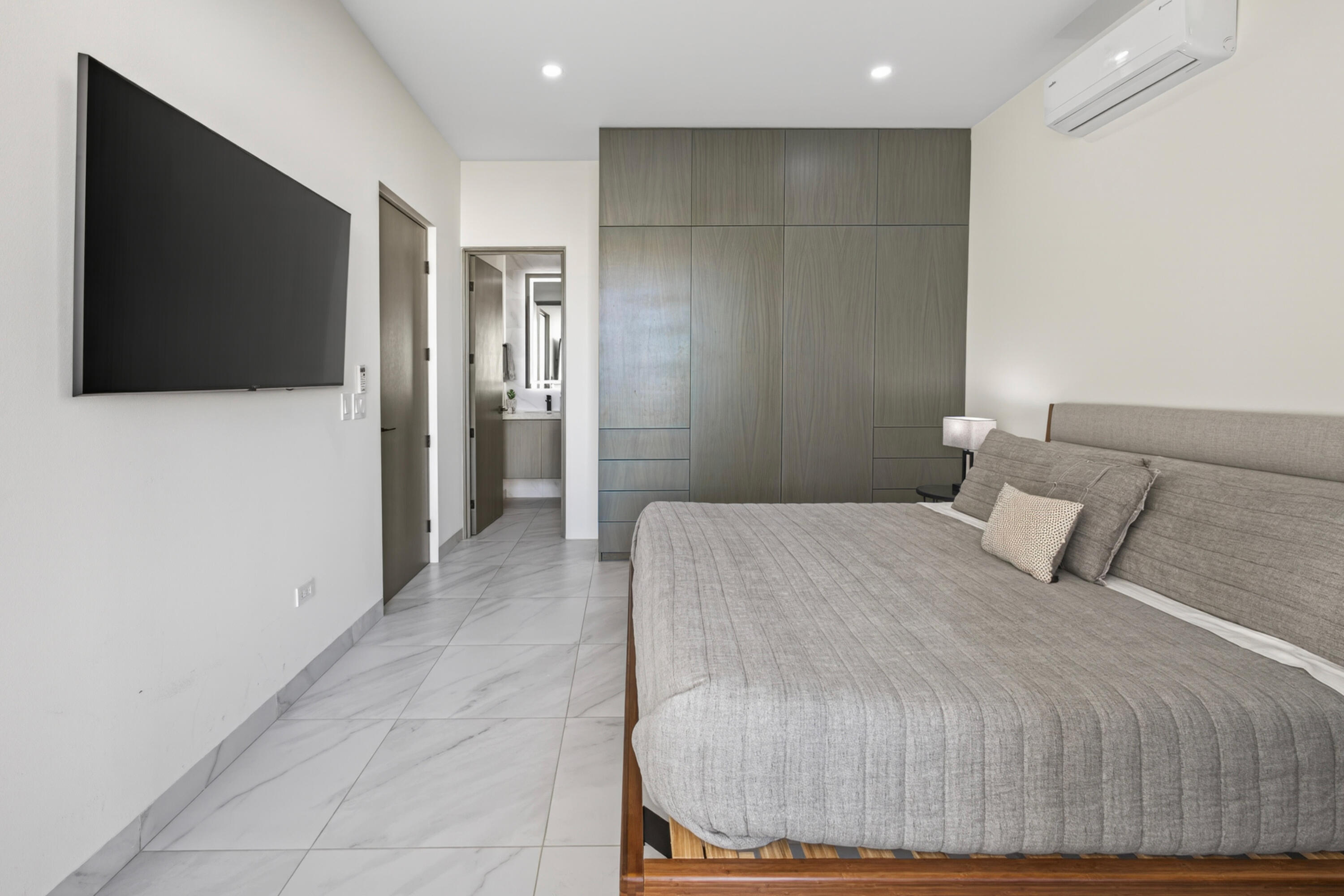 Ground Floor Condo Vistamare