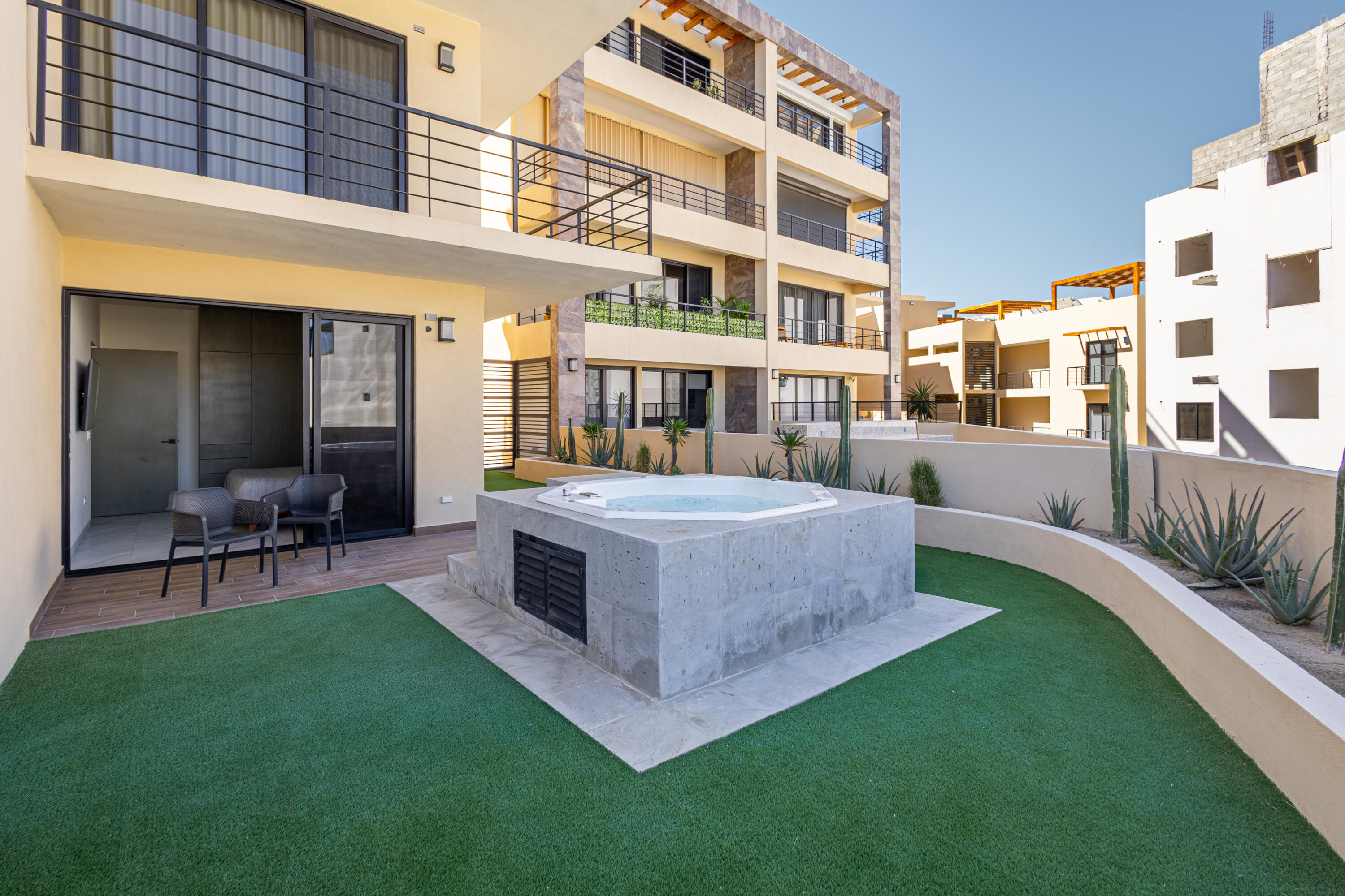 Ground Floor Condo Vistamare