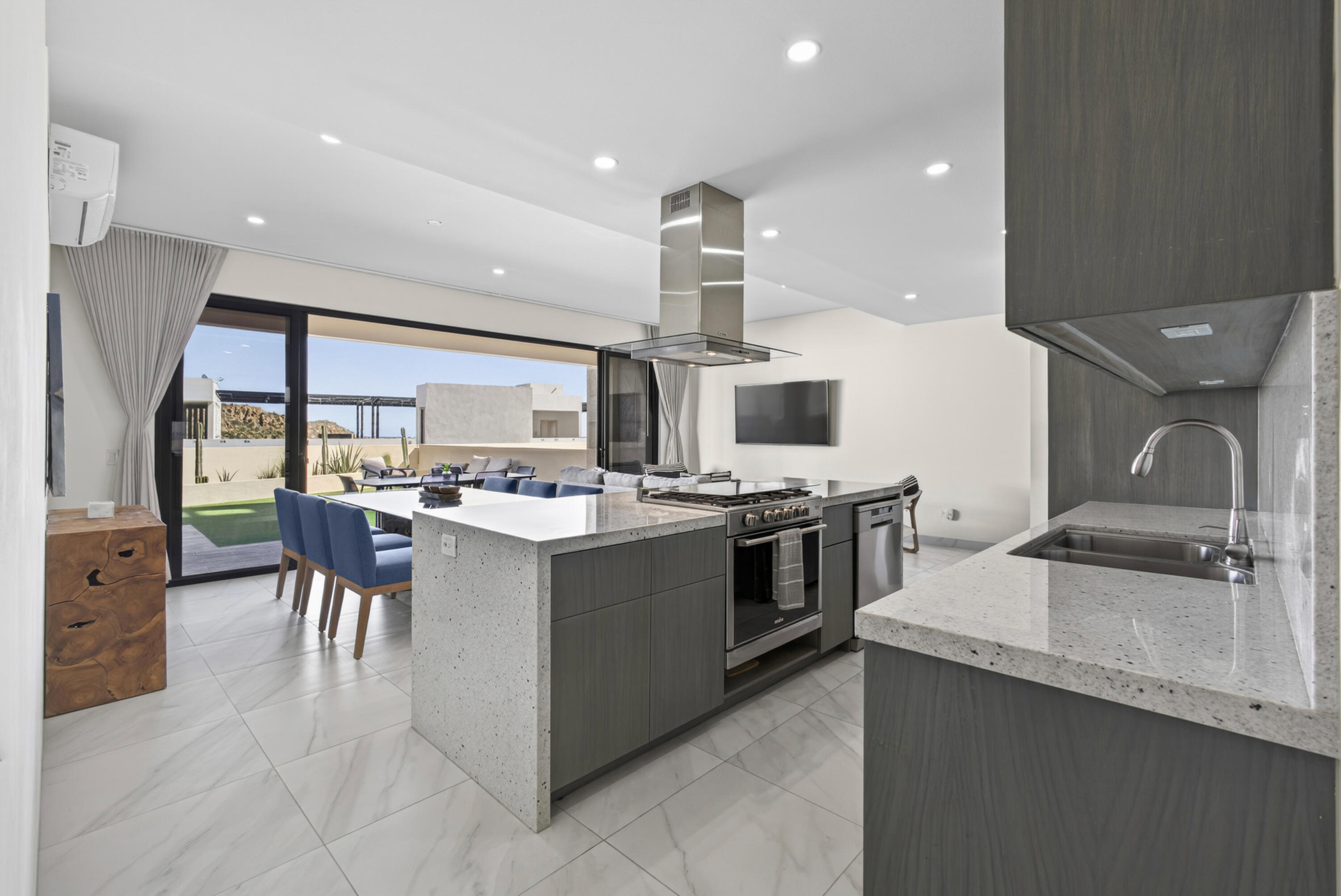 Ground Floor Condo Vistamare