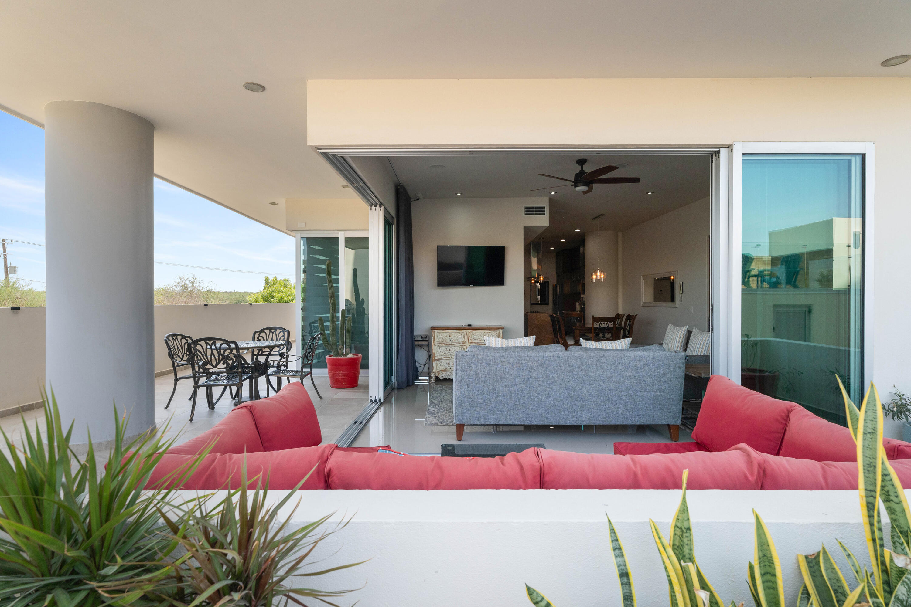 Camino Viejo Condominiums, Walk to Beach 2 Bdm Condo Pool