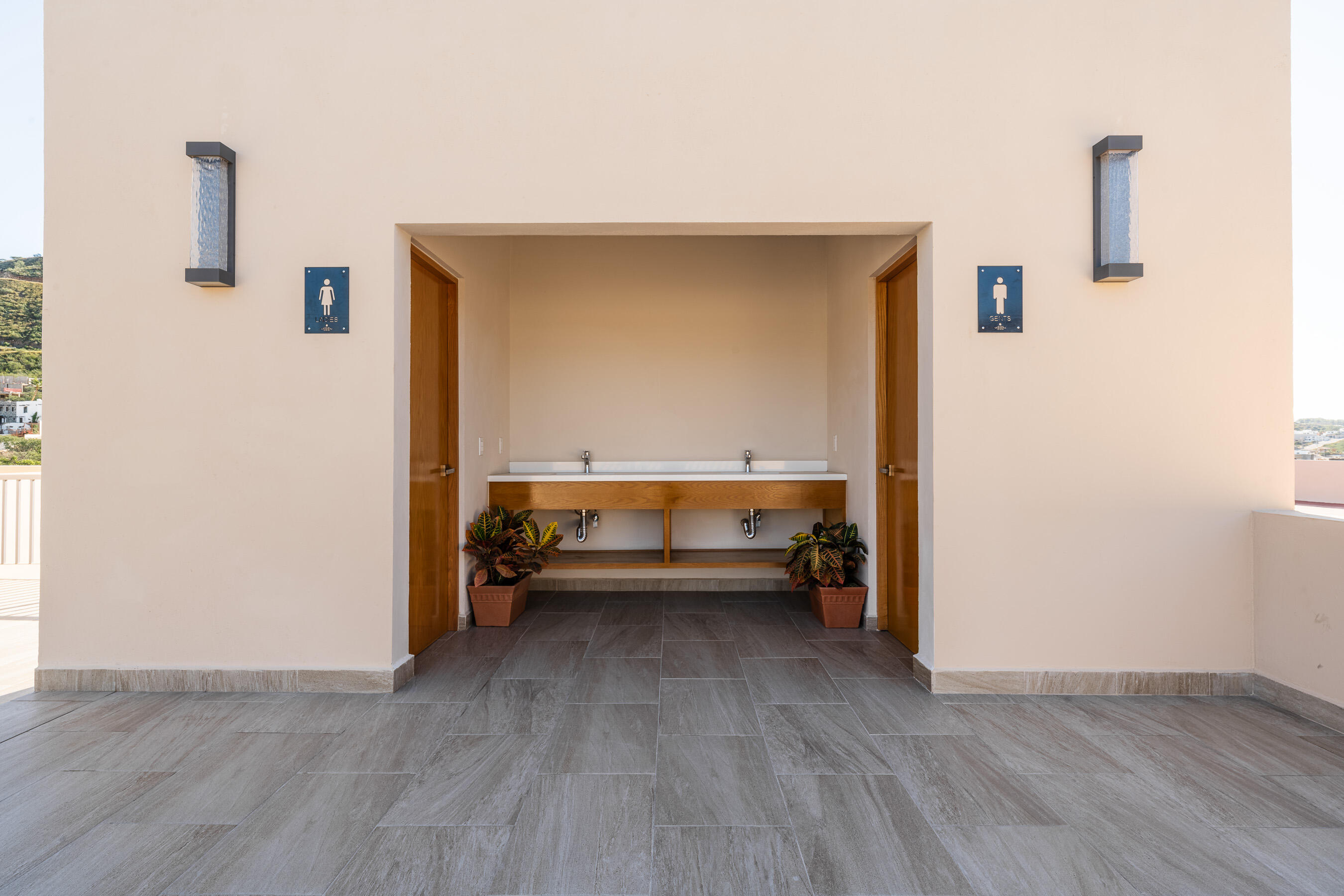 1107 Beautifully Furnished 2 Bdrm, Costa Mare