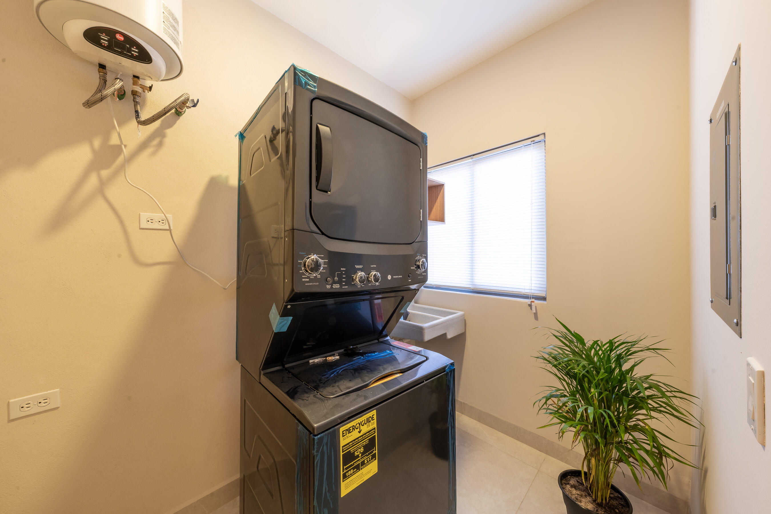 1107 Beautifully Furnished 2 Bdrm, Costa Mare